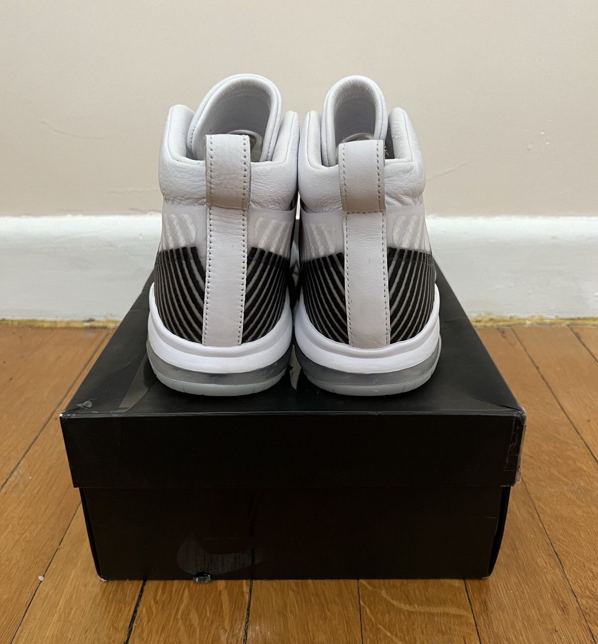 John Elliott × Nike John Elliott x Nike LeBron Icon QS Sneakers Men’s Size 9.5 Size US 9.5 / EU 42-43 - 4 Thumbnail