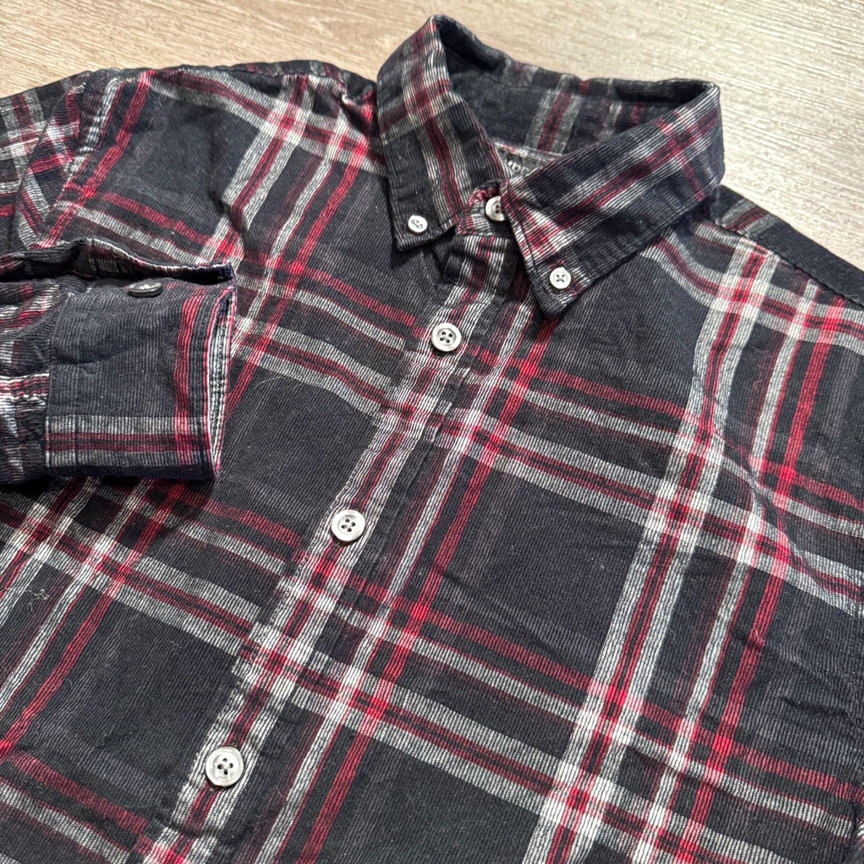 Express Express Shirt Mens Small Black Red Plaid Corduroy Cotton Preppy Casual Shirt Black Plaid Corduroy Cotton Express Mens Small - 90s? Size US S / EU 44-46 / 1 - 2 Thumbnail