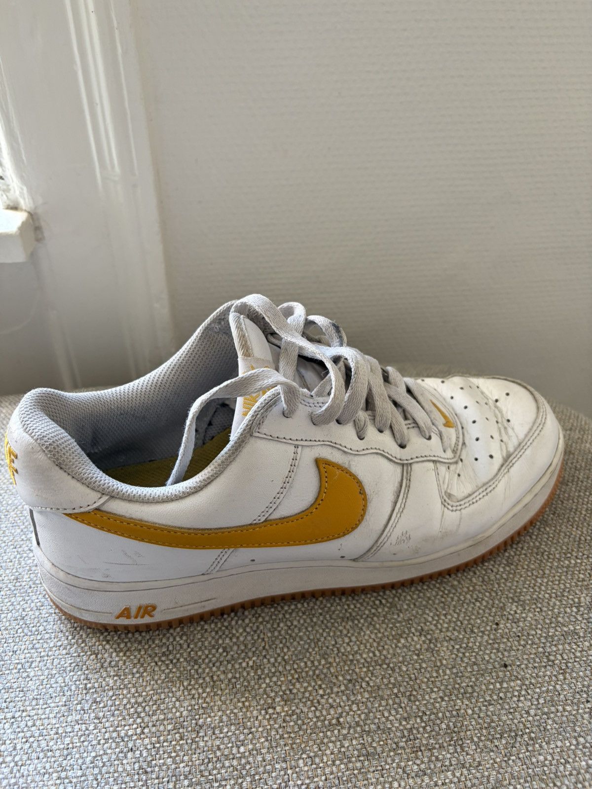 Nike Nike air force 1 gumsole yellow swoosh Size US 9.5 / EU 42-43 - 6 Thumbnail