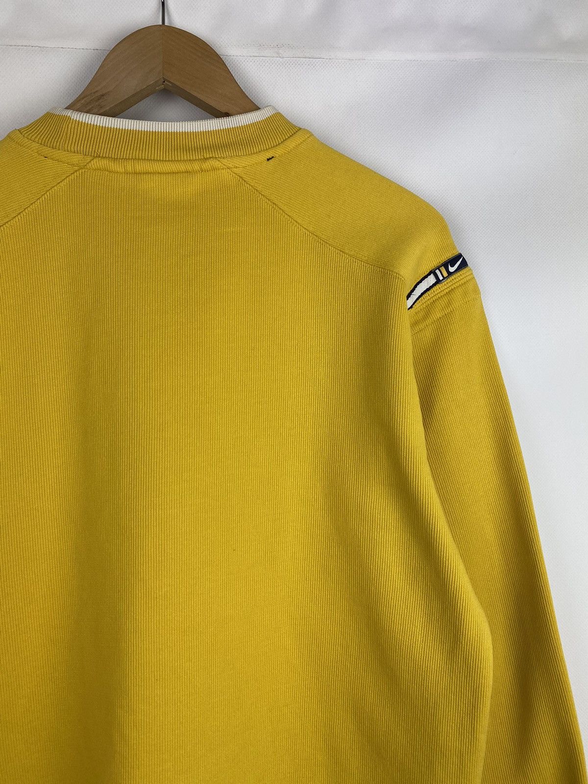 Nike VTG 90s Nike Big Logo Embroidered Sweatshirt Pullover Size US S / EU 44-46 / 1 - 19 Thumbnail