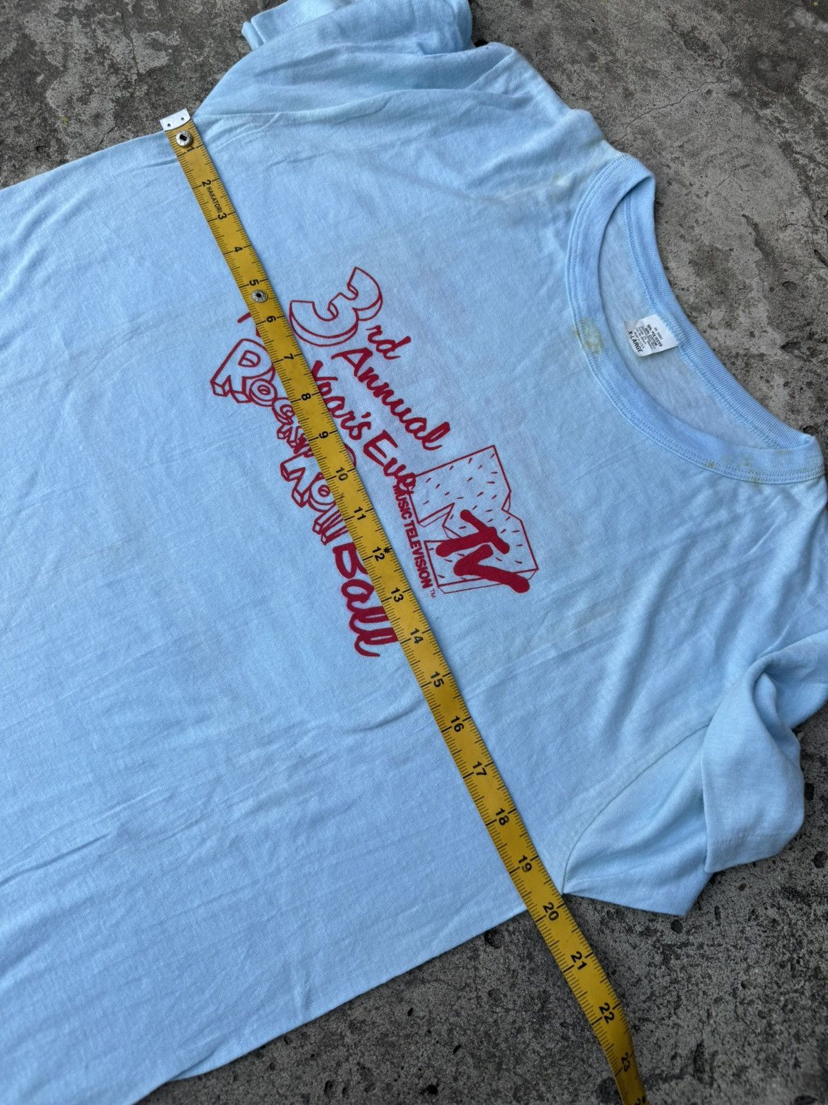 Levi's Vintage Clothing Vintage 80s Levis MTV Rock n Roll Tshirt Size US XL / EU 56 / 4 - 6 Thumbnail