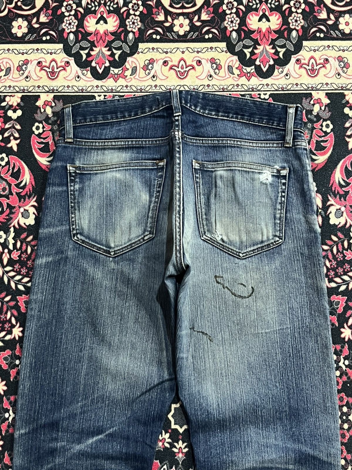 Uniqlo Vintage Uniqlo UJ Blue Faded Washed Distressed Jeans Size US 29 - 7 Thumbnail