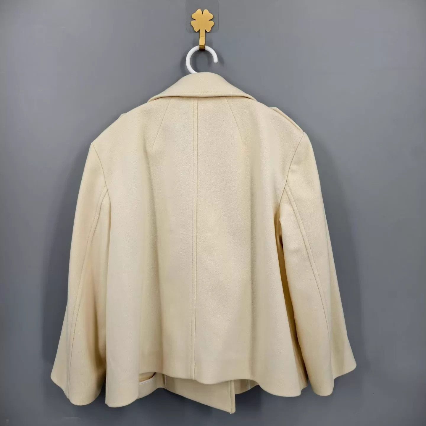 RED Valentino Red Valentino Ivory Wool Jacket Women's 42 99 Size M / US 6-8 / IT 42-44 - 2 Thumbnail