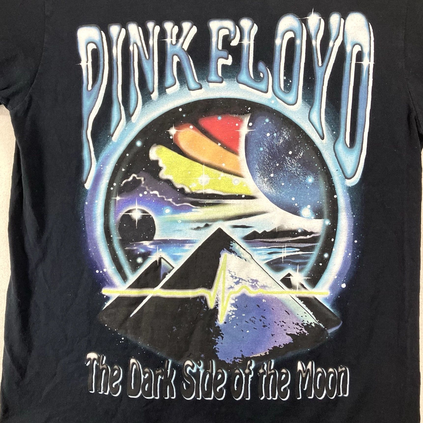 Vintage VINTAGE Pink Floyd Dark Side Of The Moon T-shirt Adult Large Black Graphic Print Classic Rock Music Unisex Size US L / EU 52-54 / 3 - 3 Thumbnail