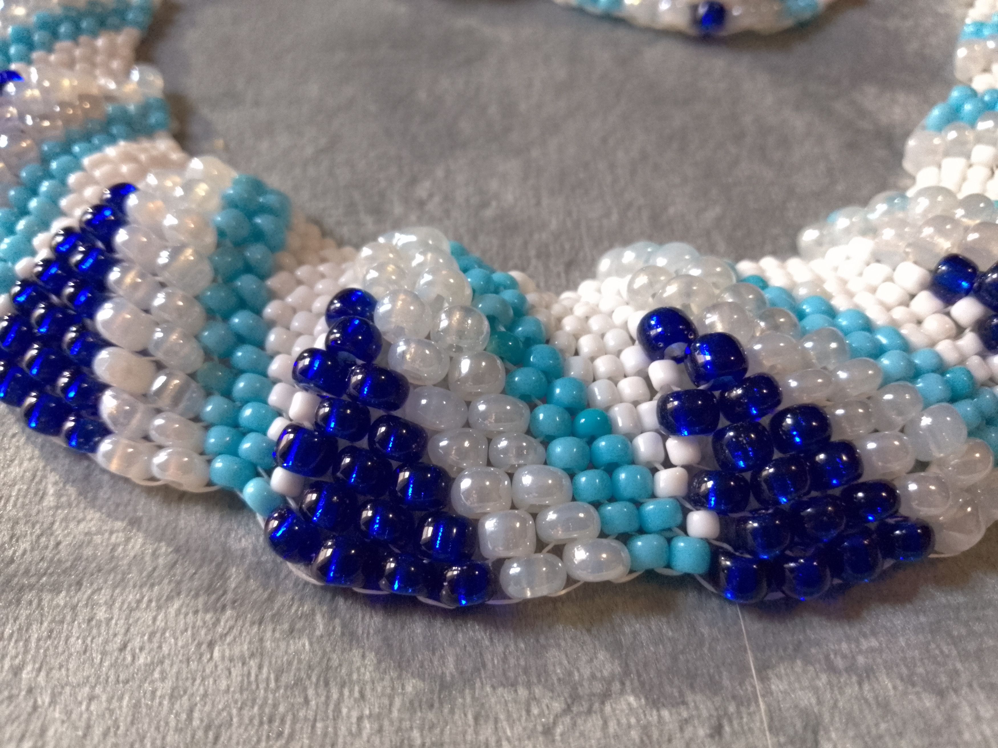 Handmade Necklace Embroidered Beaded Earrings Wavy Super Elegant Size ONE SIZE - 5 Thumbnail