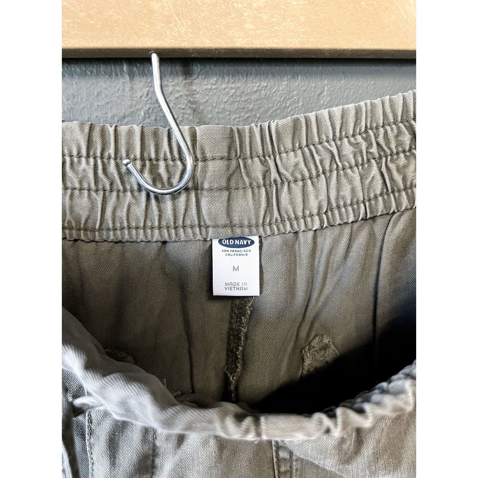 Old Navy Old Navy Womens Green Linen Shorts Size Medium Size 32" / US 10 / IT 46 - 3 Thumbnail