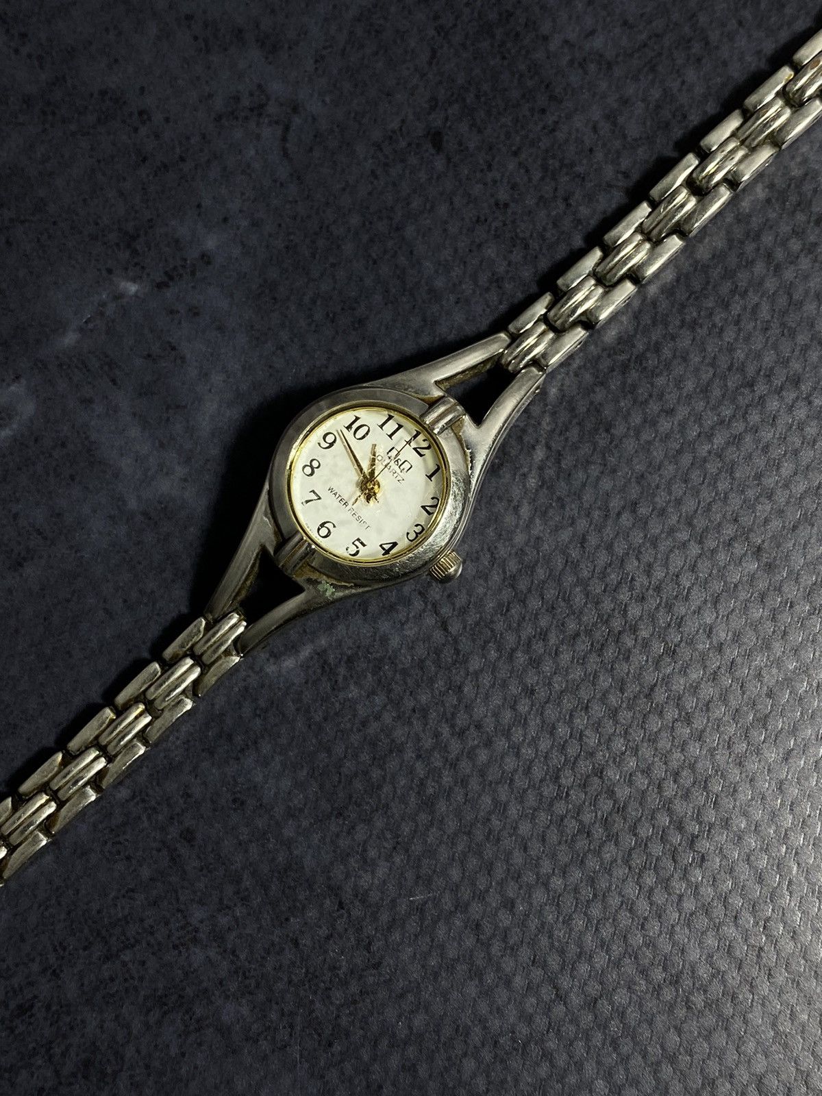 Jewelry Vintage Ladies Quartz Watch Elegant Stainless Steel Design Size ONE SIZE - 5 Thumbnail