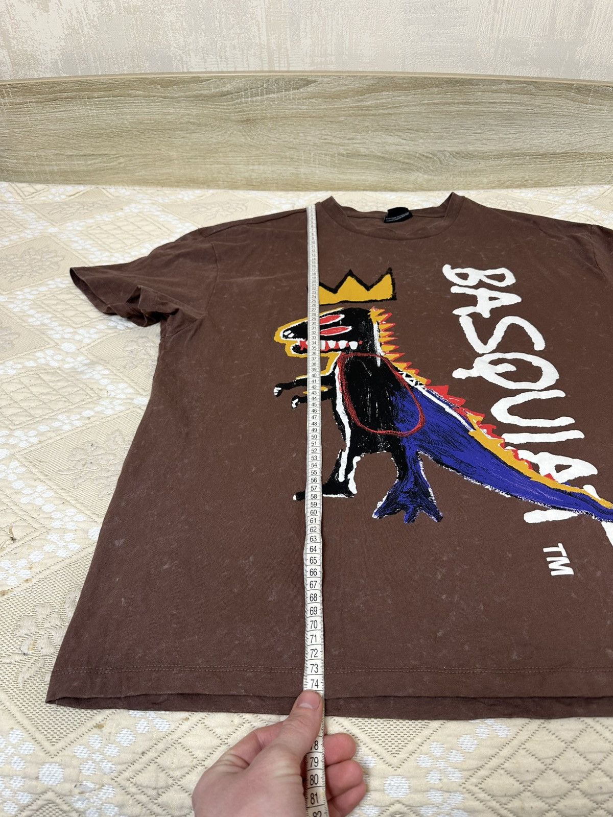 Jean-Michel Basquiat 🔥 VINTAGE JEAN MICHAEL BASQUIAT DINOSAUR CROWN LOGO T SHIRT Size US XXL / EU 58 / 5 - 10 Thumbnail