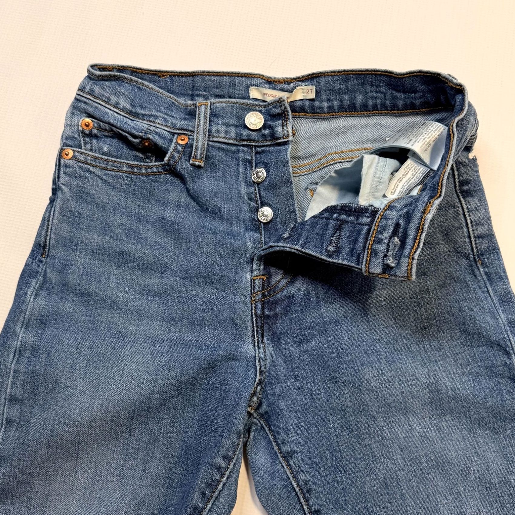 Levi's Levi's Wedgie Skinny Jeans Womens 27 Blue High Rise Distressed Stretch Denim, 5-Pocket, Button Fly, 27 in Inseam, Medium Wash, Jeans Size 27" / US 4 / IT 40 - 7 Thumbnail