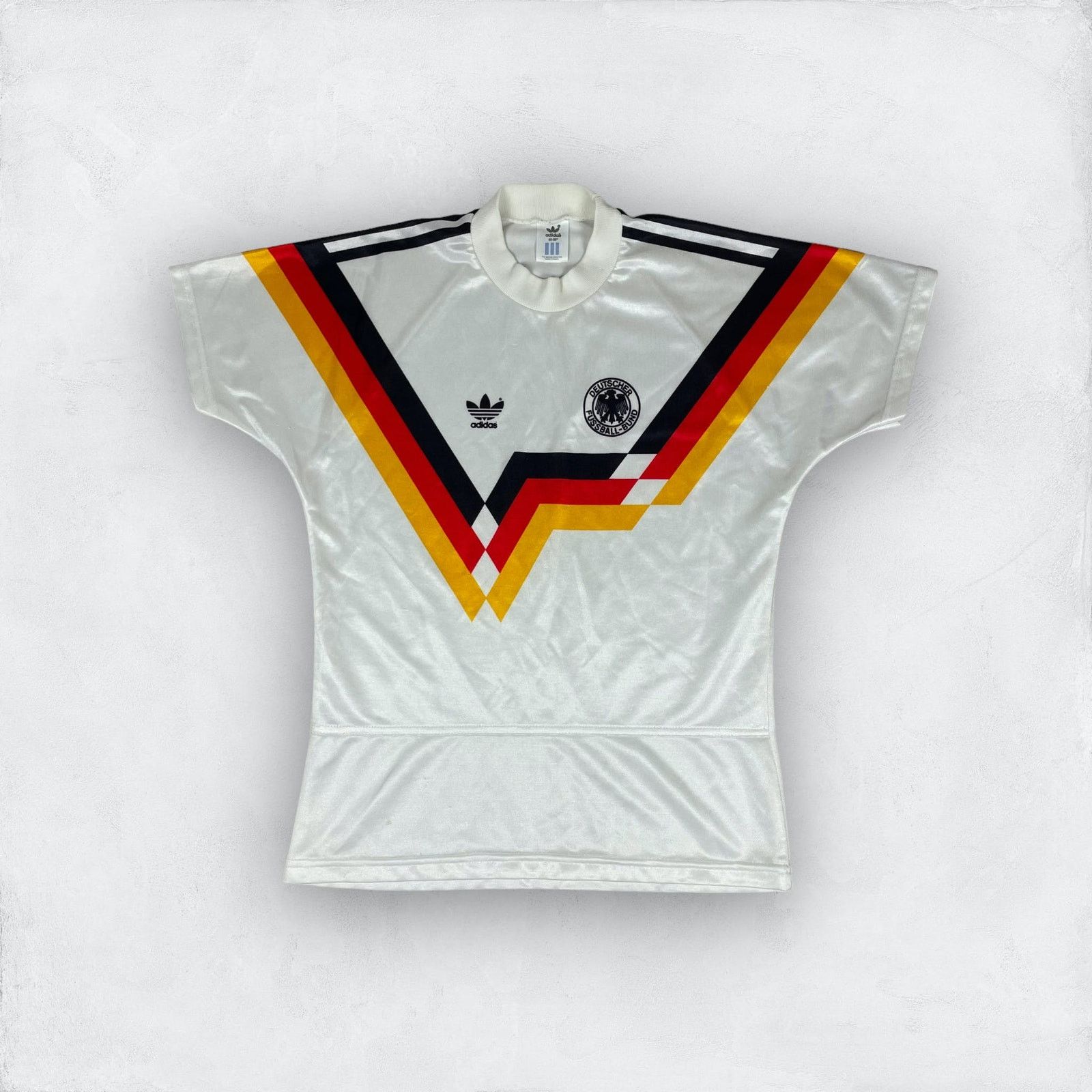 Adidas Adidas Vintage Men's Deutscher Fussball-Bund Jersey 30-32" Size US S / EU 44-46 / 1 - 1 Thumbnail