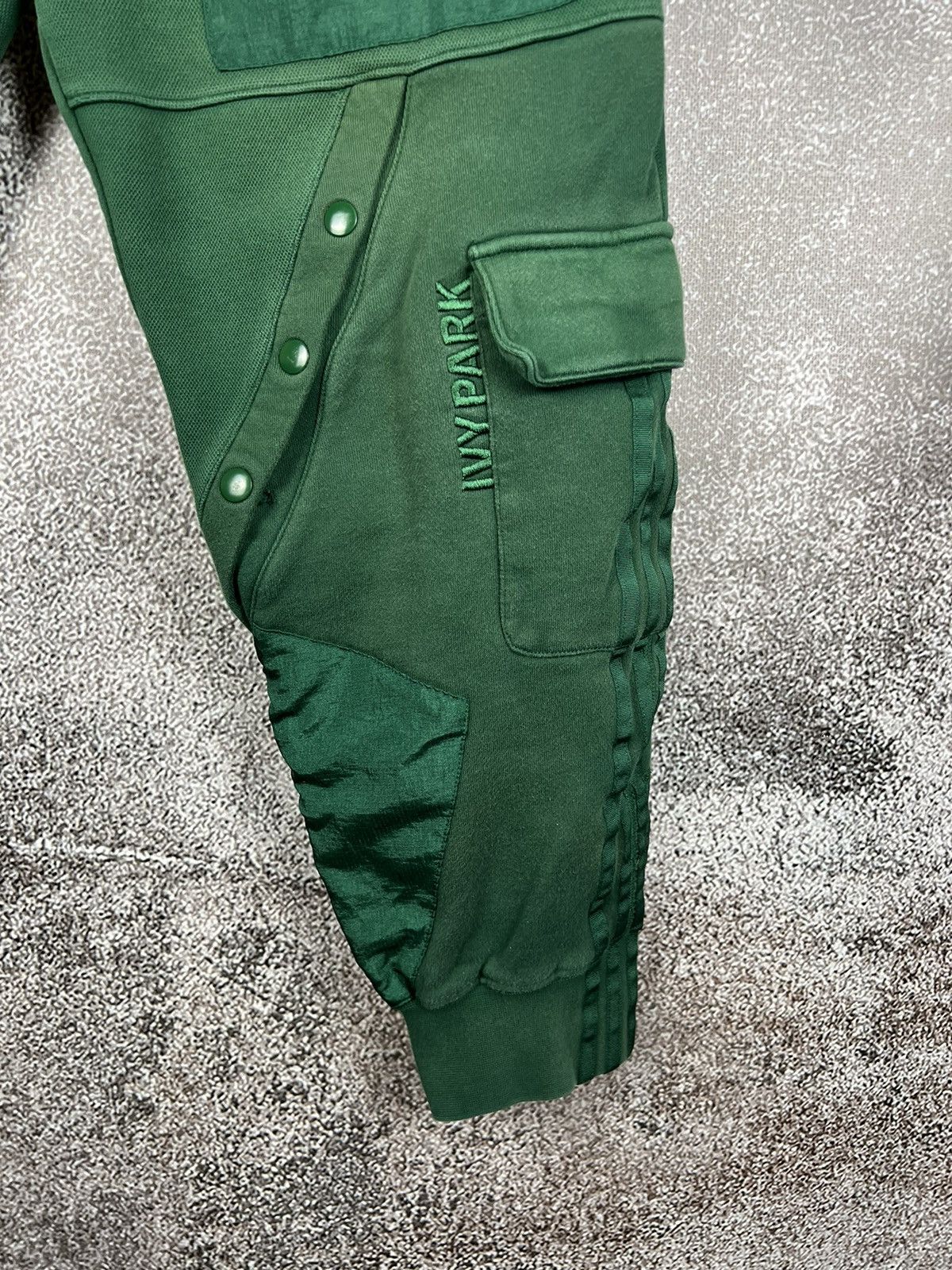 Adidas × Ivy Park Adidas x Ivy Park 4all cargo unisex Beyoncé sweat pants y2k Size US 34 / EU 50 - 6 Thumbnail