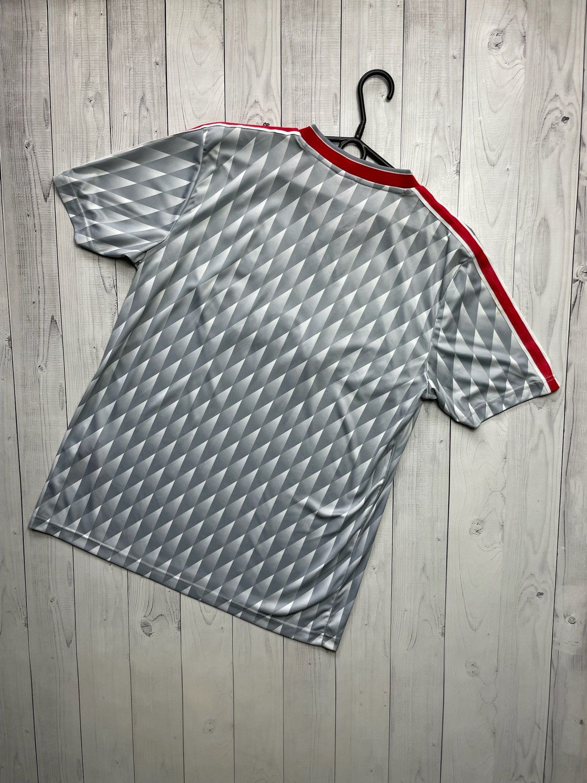 Other × Vintage Vintage Liverpool retro soccer jersey size L logo away Size US L / EU 52-54 / 3 - 9 Thumbnail