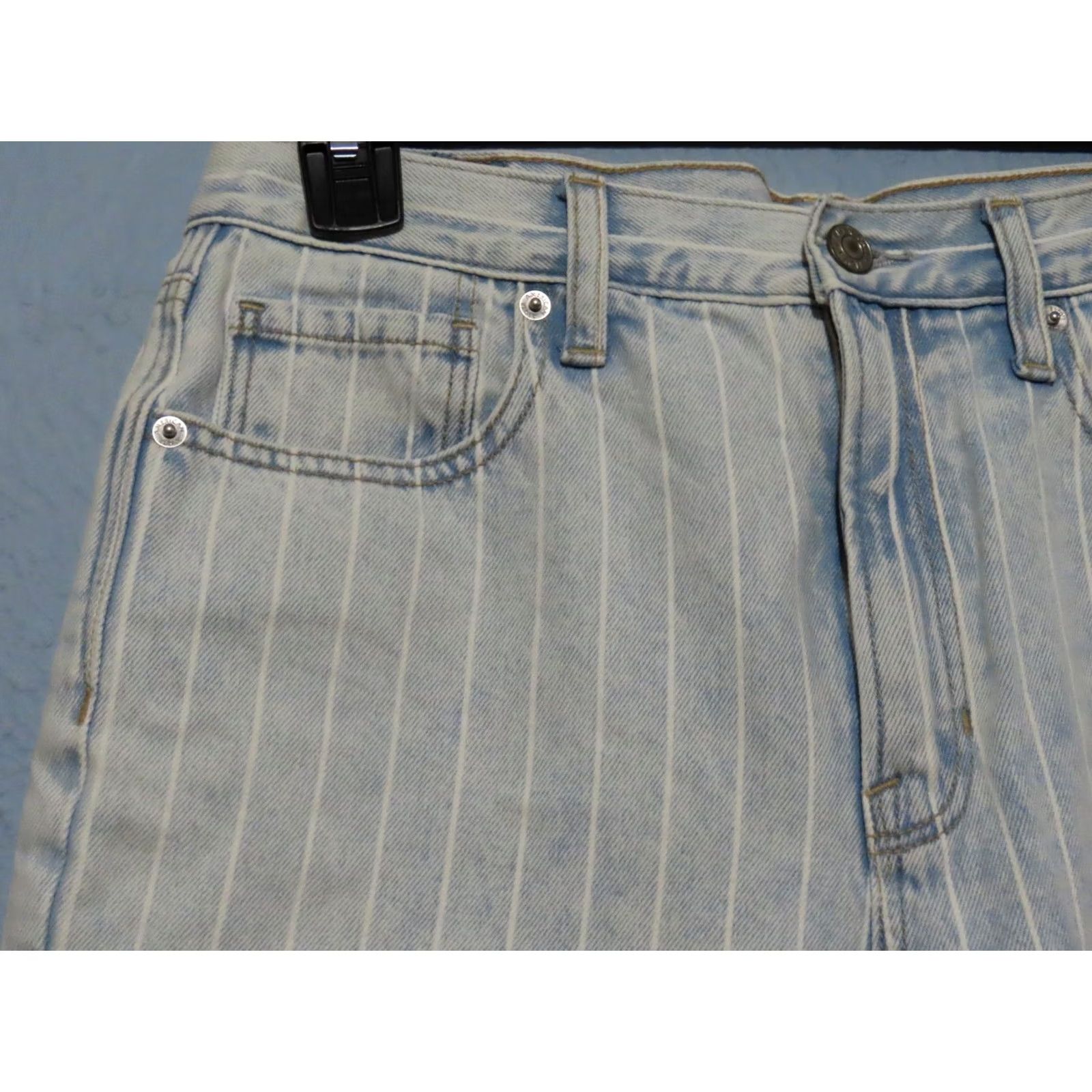 American Eagle Outfitters VINTAGE American Eagle Outfitters Mom Jeans Jeans Women 8 Blue White Striped Denim High Rise Ankle 26" Inseam Girls? Size 30" / US 8 / IT 44 - 4 Thumbnail
