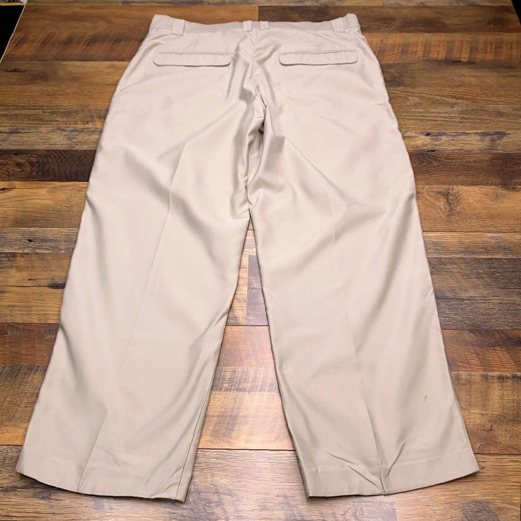 Vintage Columbia Cargo Pants Mens 38 Beige Outdoor Hiking Pants Straight Leg Regular Waist 38 Beige Outdoor Men’s Pants Size US 38 / EU 54 - 3 Thumbnail