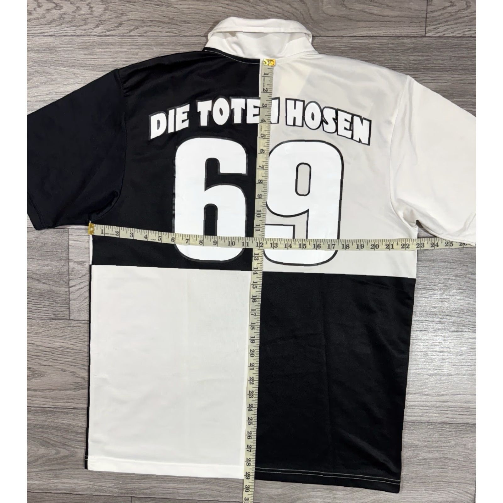 Vintage Die Toten Hasen Jersey Shirt Skull Crossbones Punk Rock Graphic Size XL Mens T-Shirt Black/White Size US XL / EU 56 / 4 - 3 Thumbnail