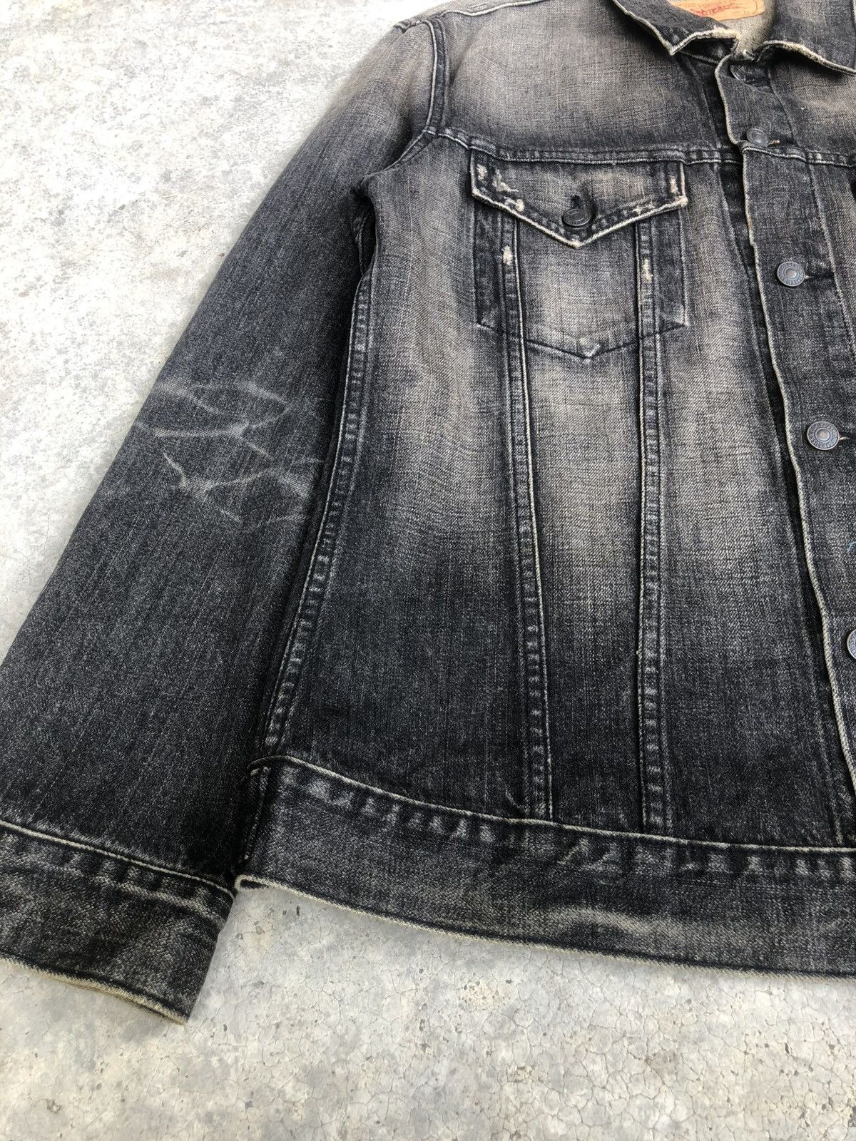 Levi's Y2k Levi’s Denim Jacket Mud Wash Distressed Size US L / EU 52-54 / 3 - 9 Thumbnail