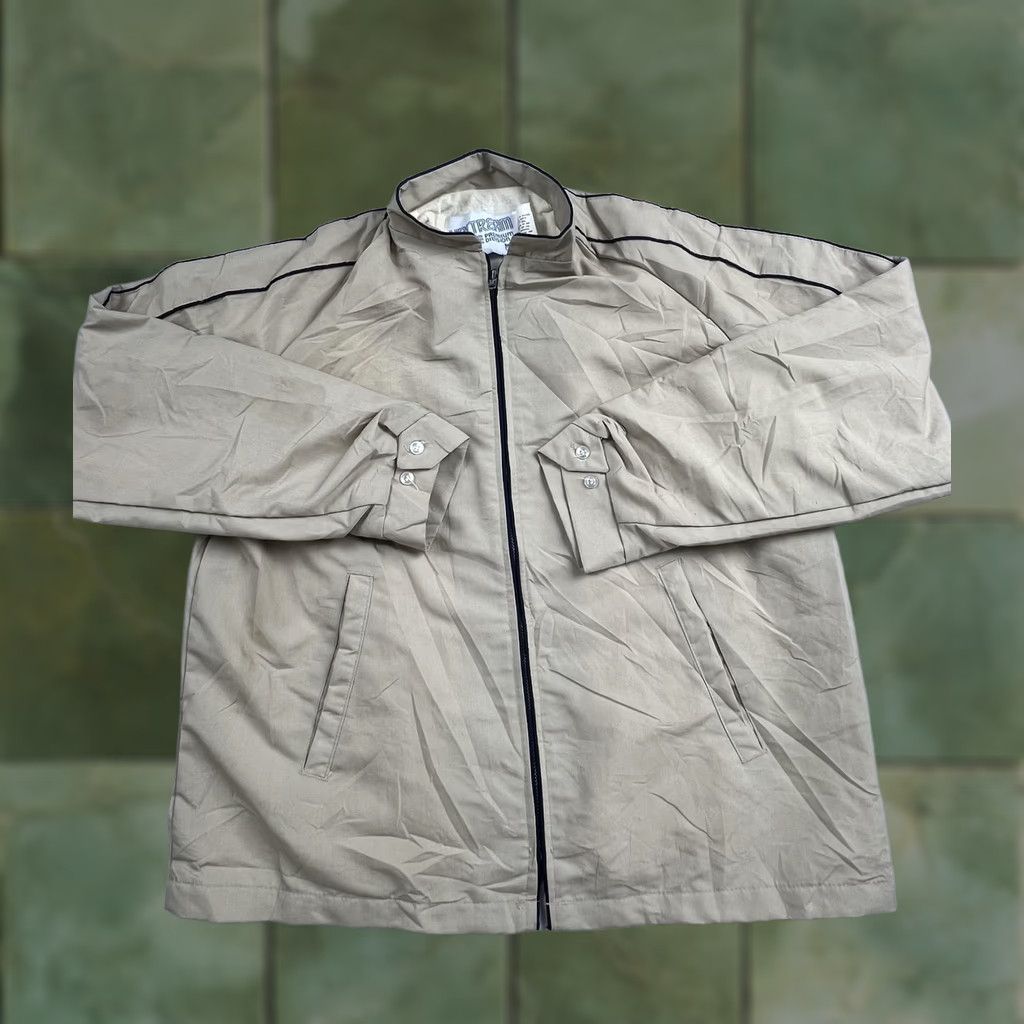 Vintage VINTAGE Upstream Premium Division Jacket Mens Beige Windbreaker Lined Short Sleeve Zip Pockets Fall XL Regular Size US XL / EU 56 / 4 - 1 Thumbnail