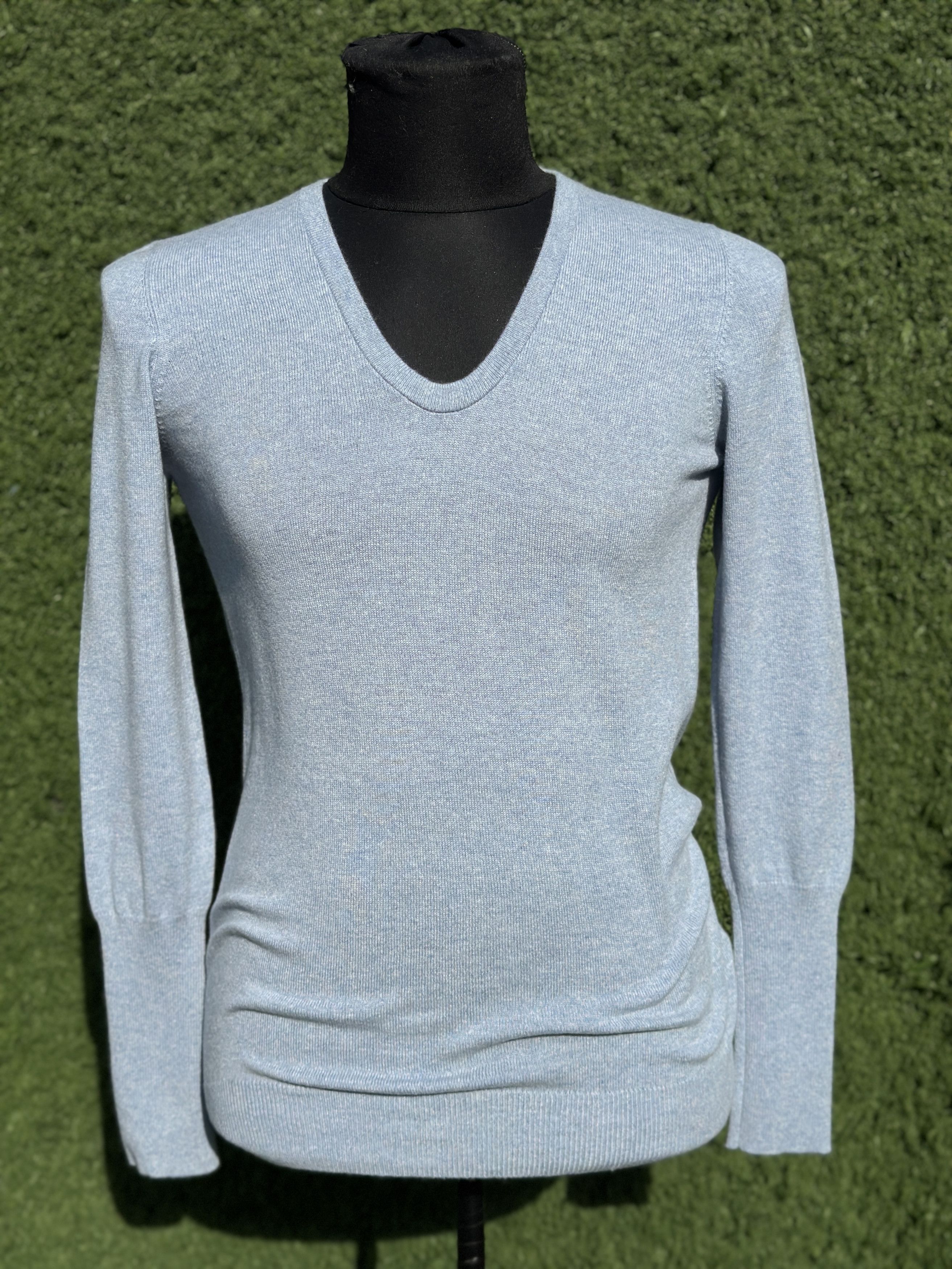Brunello Cucinelli Brunello Cucinelli Cashmere V Neck Fine Knit Sweater S M Size M / US 6-8 / IT 42-44 - 2 Thumbnail