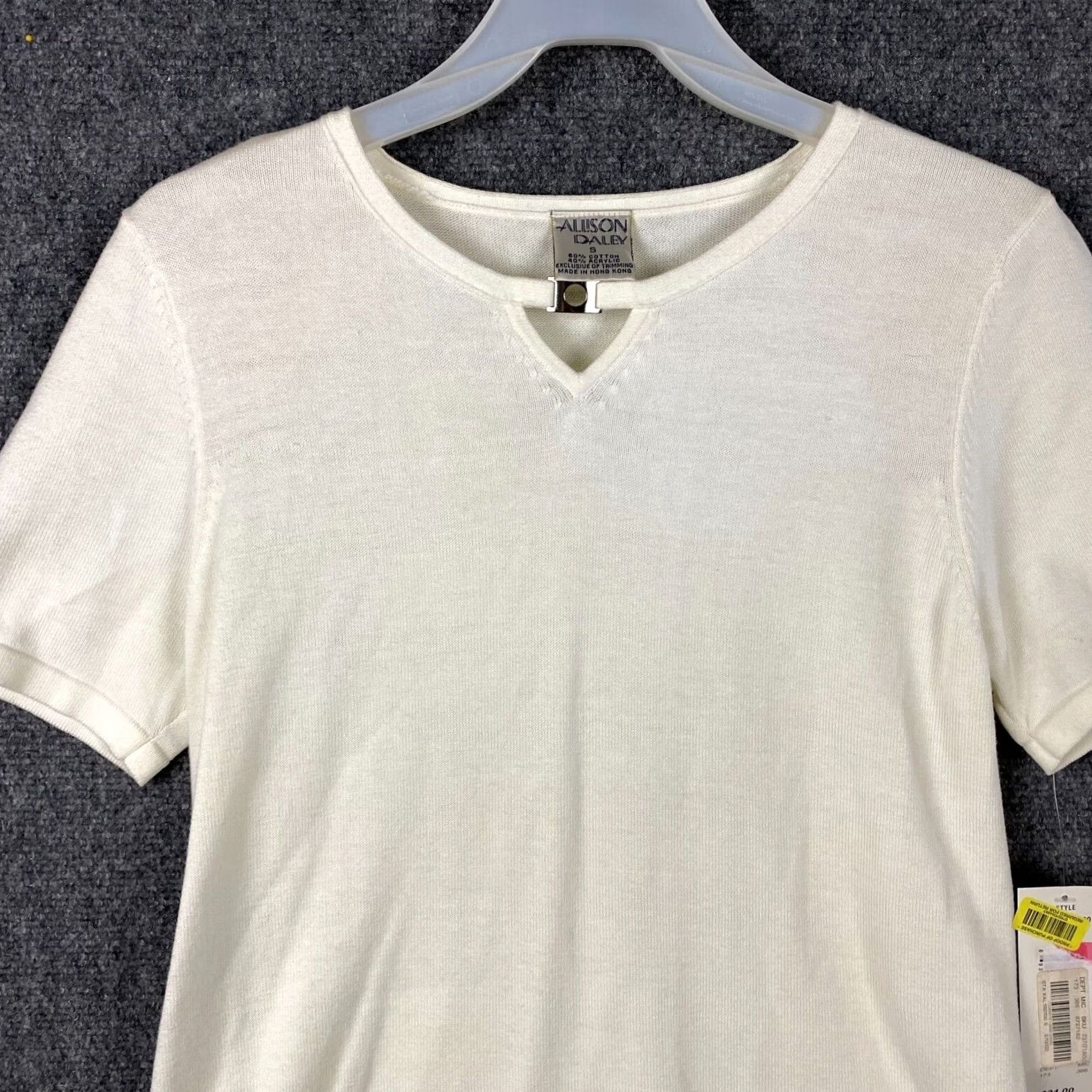 Vintage Allison Daley Shirt Women Small Short Sleeve Cotton Blend Cream Solid Blouse Size S / US 4 / IT 40 - 2 Thumbnail