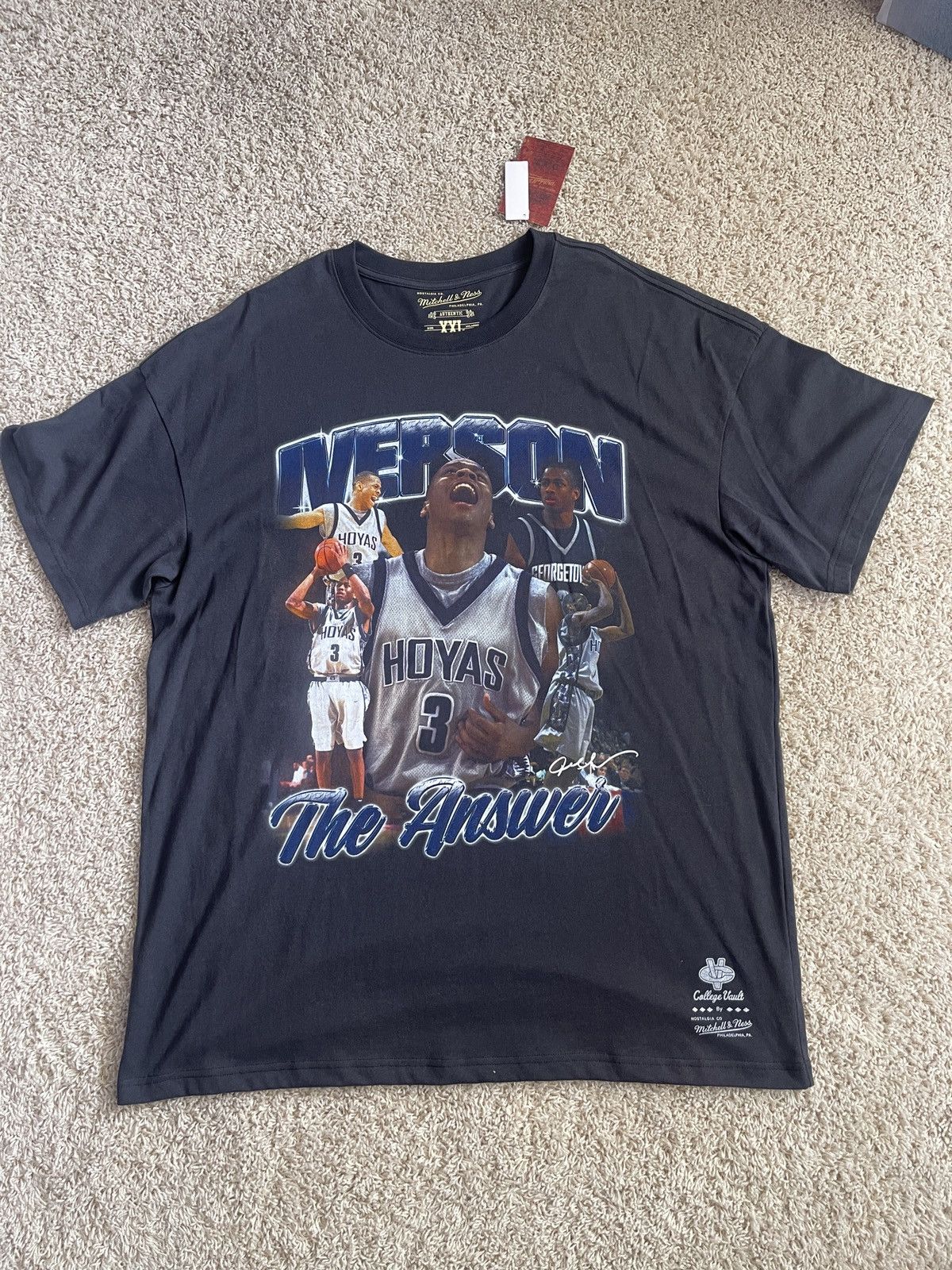 Mitchell & Ness Allen Iverson - The Answer Tee - Georgetown Size US XXL / EU 58 / 5 - 1 Thumbnail