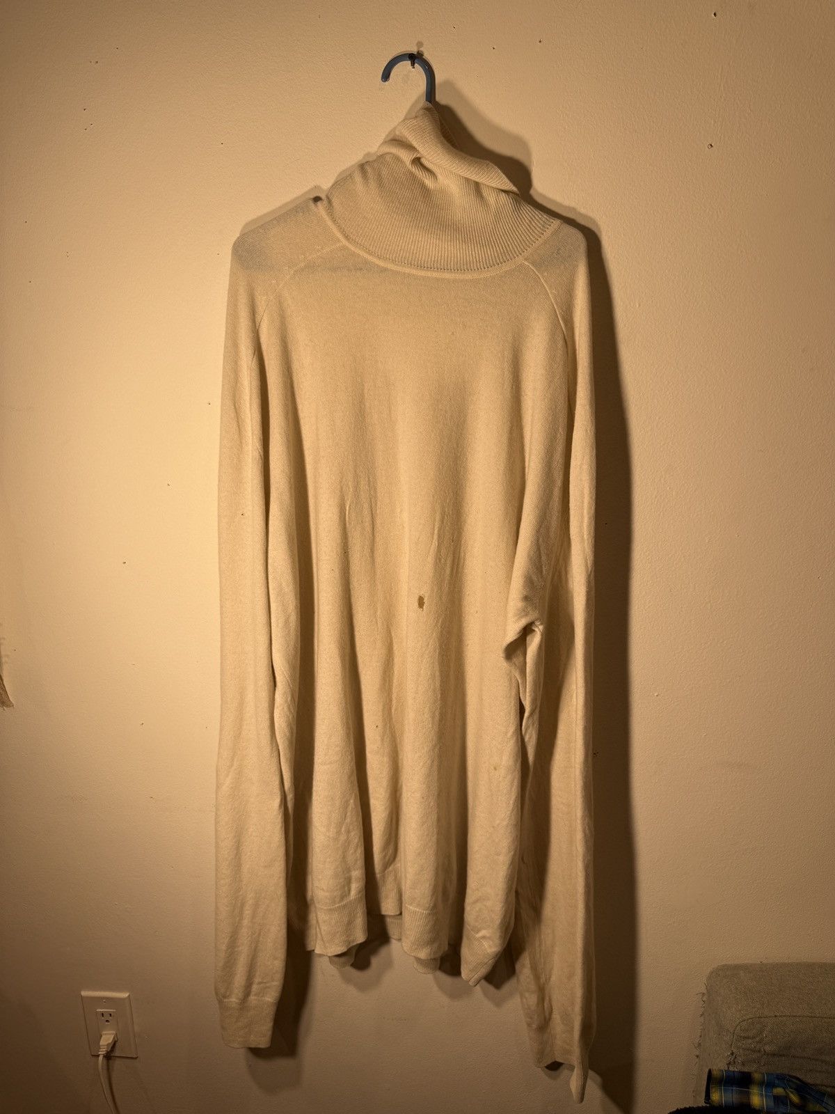 H&M × Maison Margiela Cream oversized turtlneck Size US XL / EU 56 / 4 - 2 Thumbnail