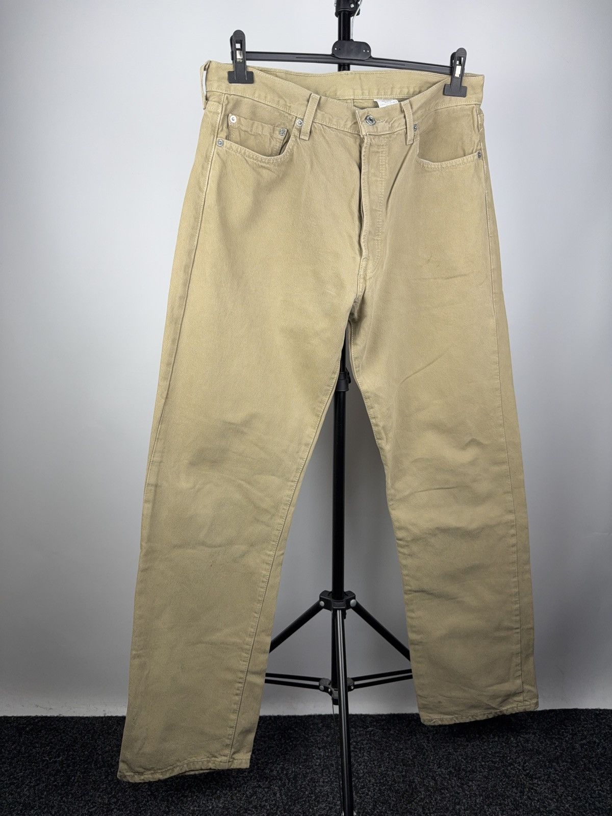 Levi's × Levi's Vintage Clothing Vintage 00s Levi’s 501 Beige Straight Fit Denim Jeans Size US 35 - 1 Thumbnail