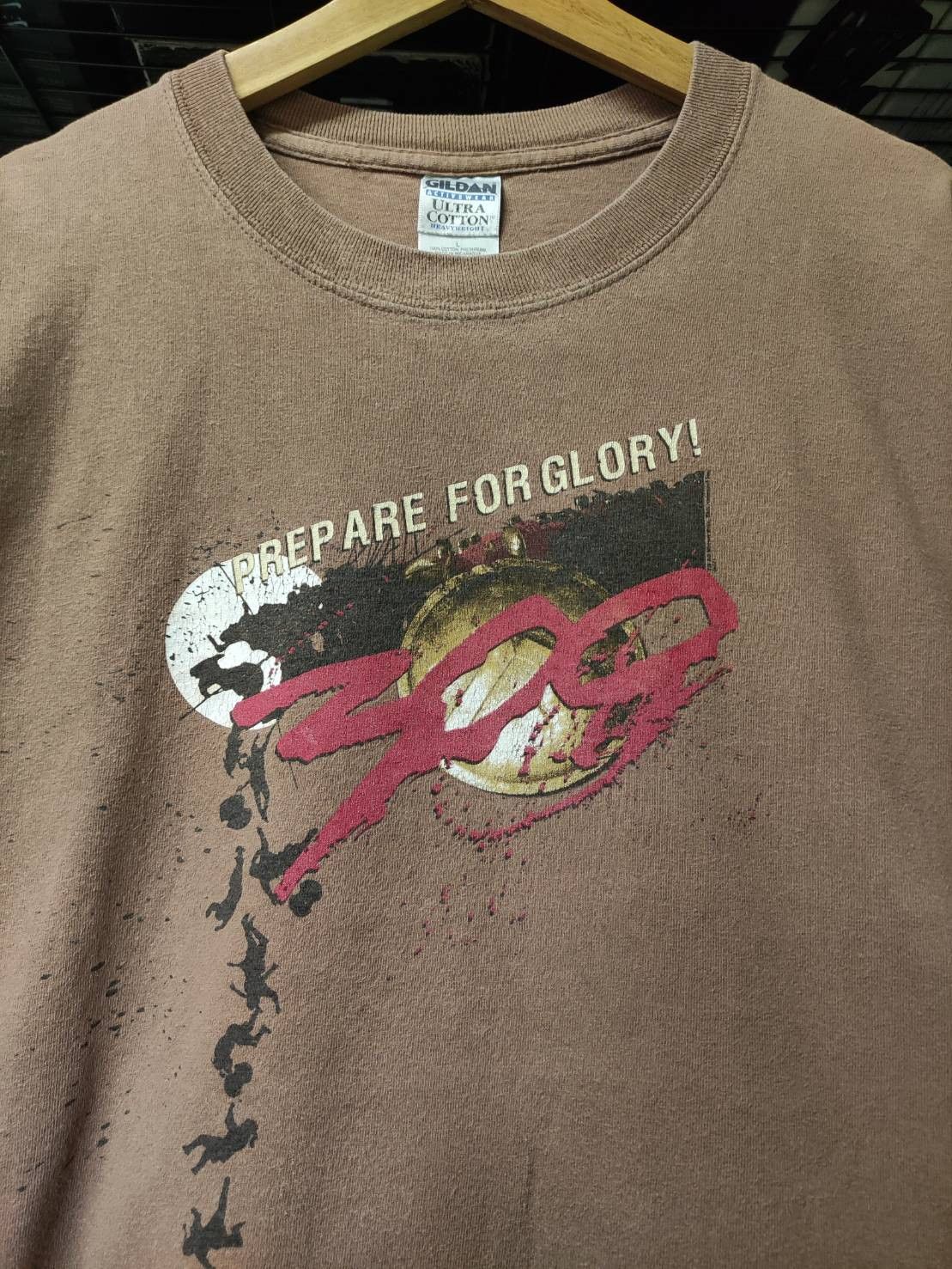 image of VTG 00's 300 Movie Prepare For Glory! Warner Bros T-Shirt in Chocolate, Men's (Size Large)