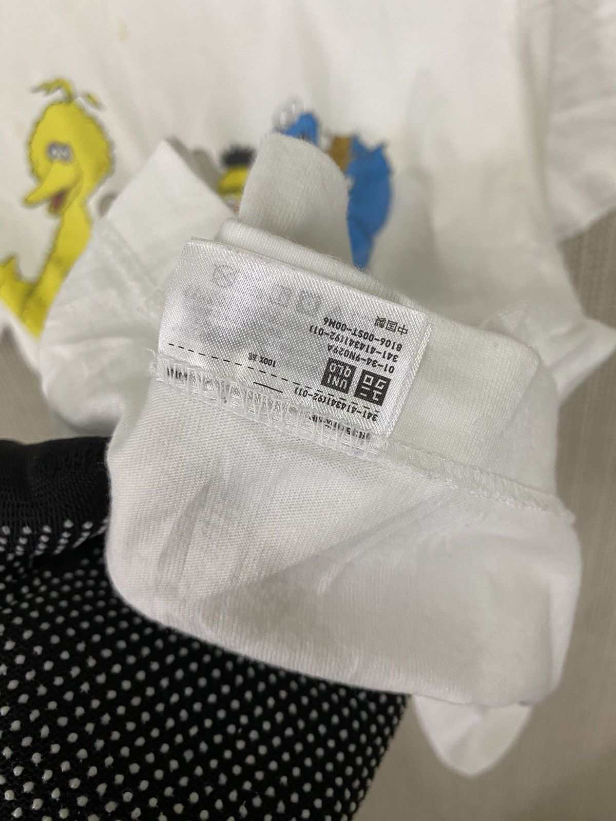 Japanese Brand × Kaws × Uniqlo Uniqlo x kaws x sesame street tshirt Size US M / EU 48-50 / 2 - 5 Thumbnail
