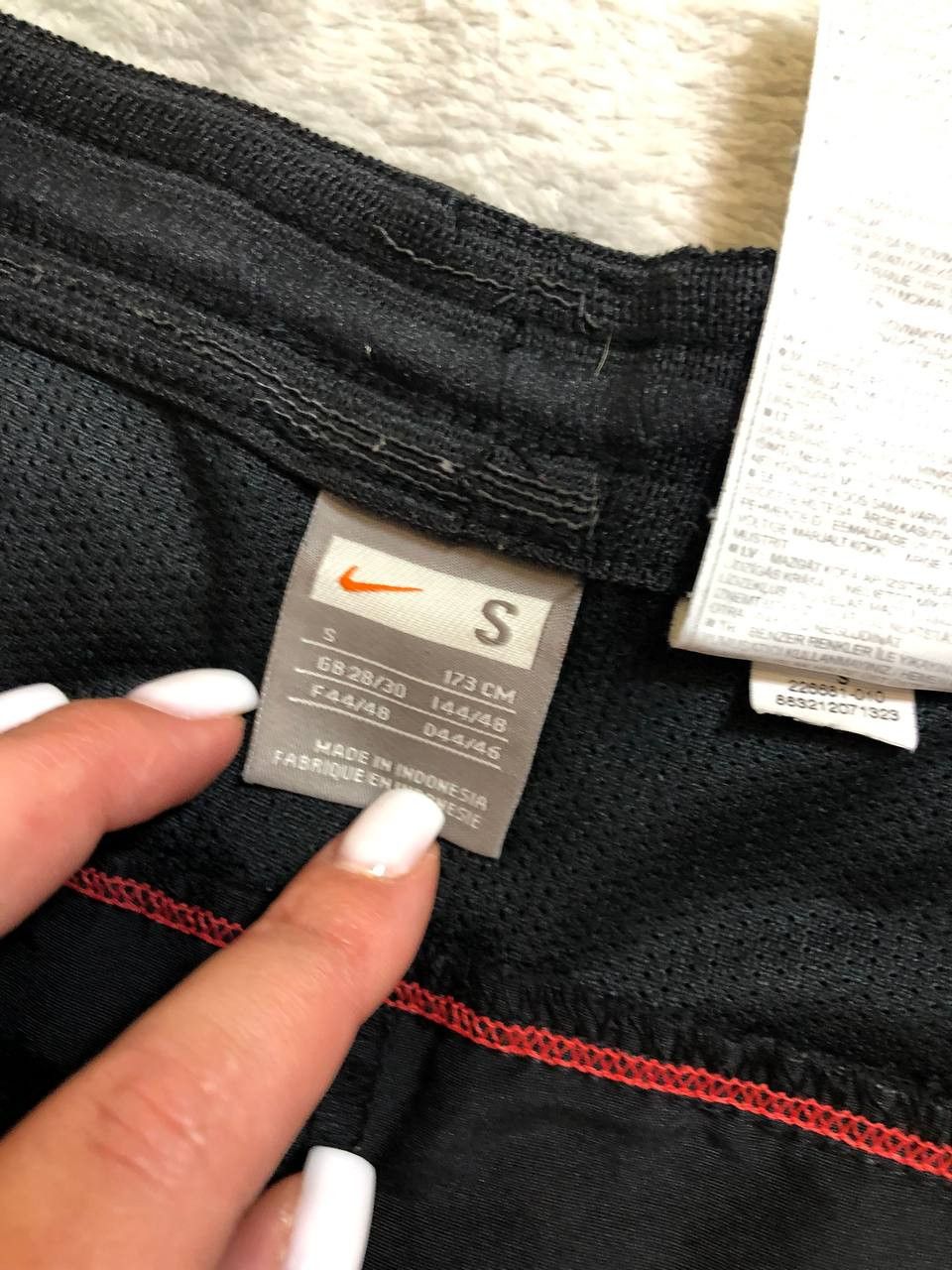 Nike Nike streetwear shorts logo Size US 30 / EU 46 - 2 Thumbnail