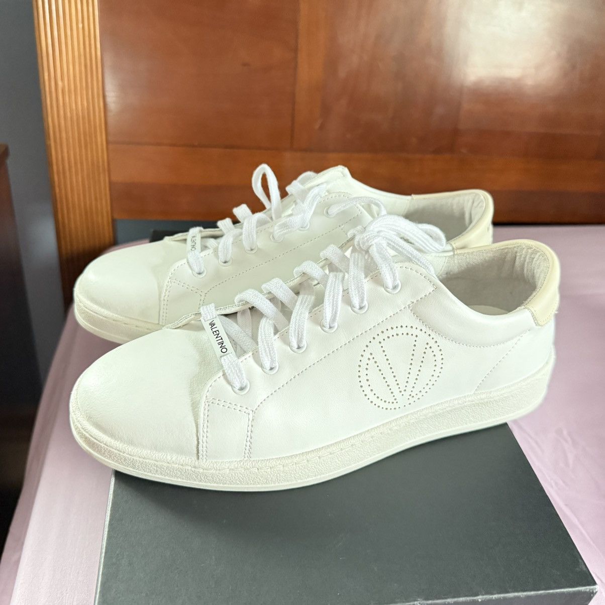 Valentino Valentino sneakers- fit like a size 9 Size US 9.5 / EU 42-43 - 5 Thumbnail