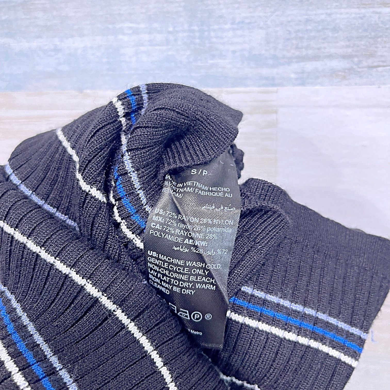White House Black Market White House Black Market Ribbed Fitted SweaterWomens Small Size S / US 4 / IT 40 - 6 Thumbnail