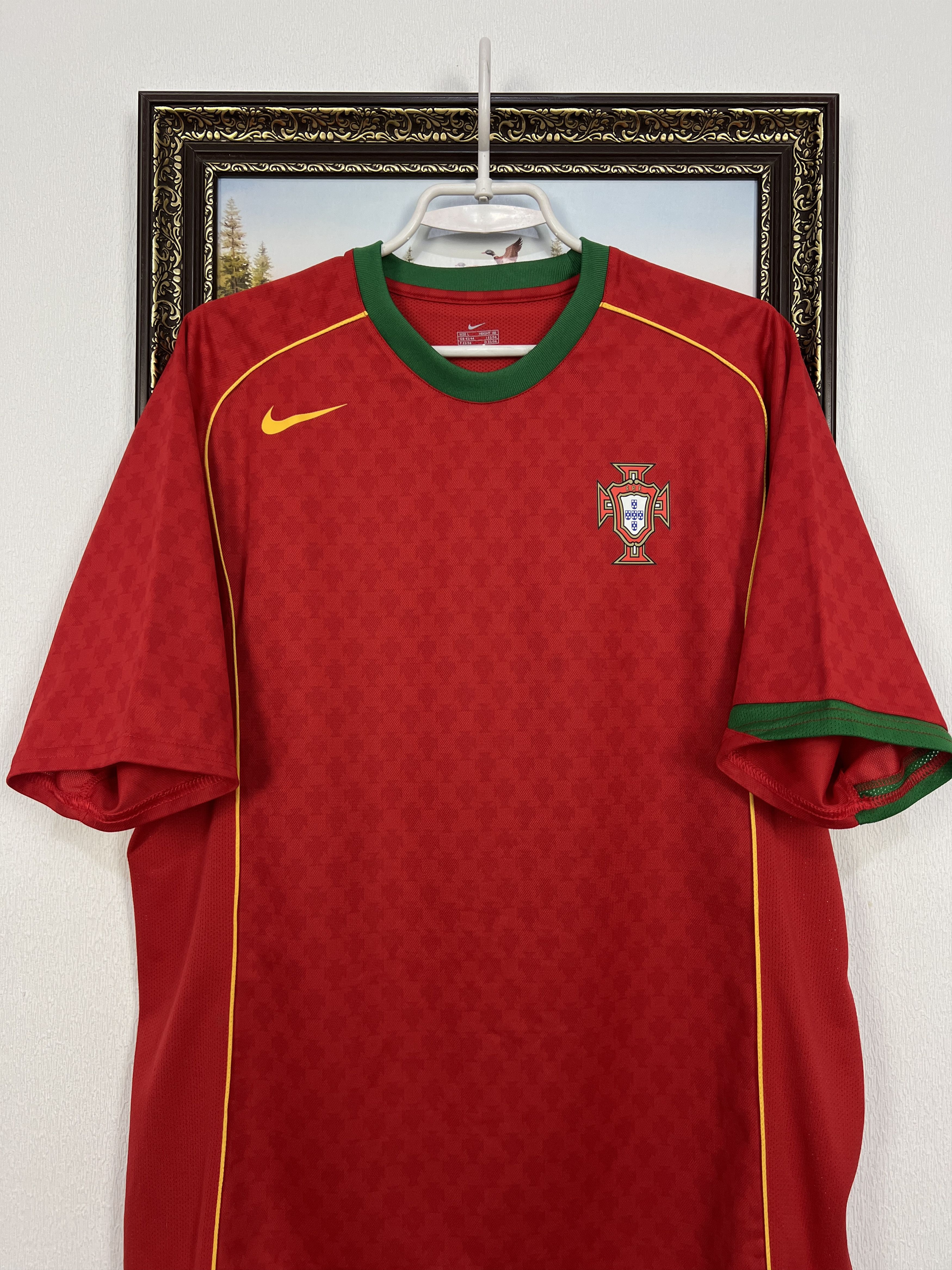 Nike Portugal Home football shirt 2004 Soccer Nike Jersey Mens Size US L / EU 52-54 / 3 - 2 Thumbnail