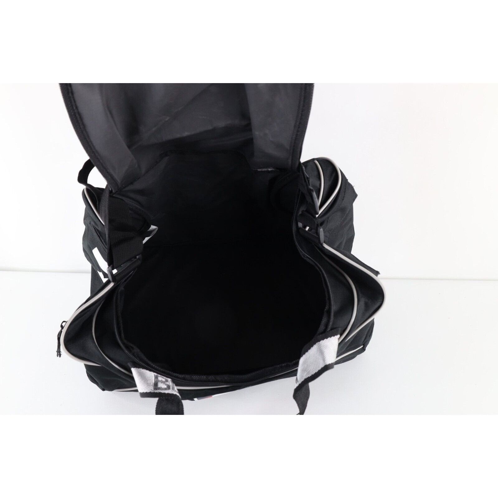 Vintage Deadstock Vintage 90s Bugle Boy Crest Handle Duffel Bag Size ONE SIZE - 8 Thumbnail