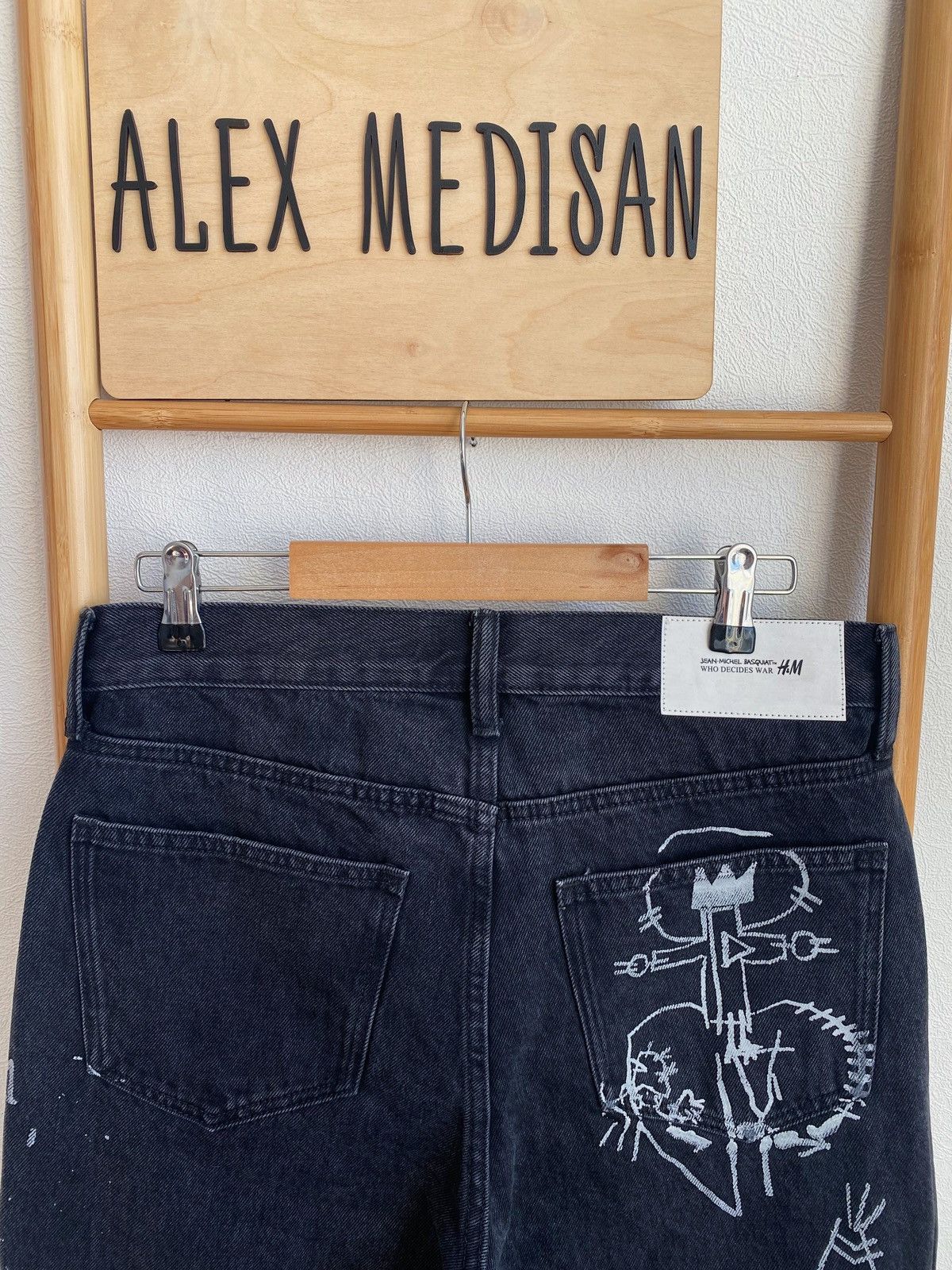 H&M × Jean-Michel Basquiat × Who Decides War Who Decides War Baggy denim jeans H&M x Basquiat x Ev&Tela Size US 34 / EU 50 - 7 Thumbnail