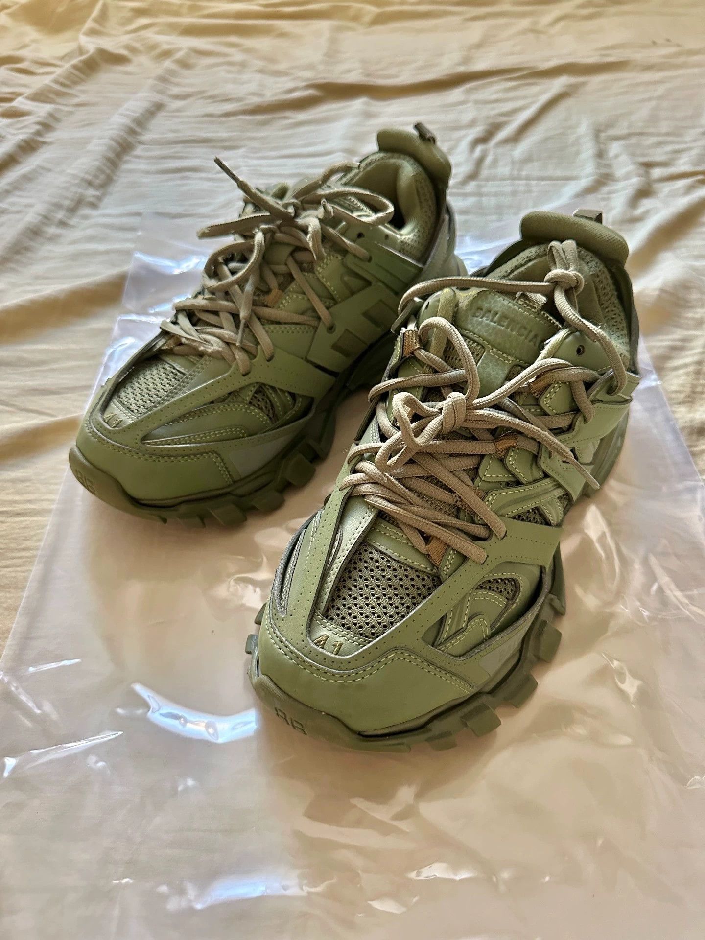 Balenciaga Balenciaga Track 1.0 Men's Olive Green 41 Sneakers Size US 8 / EU 41 - 2 Thumbnail