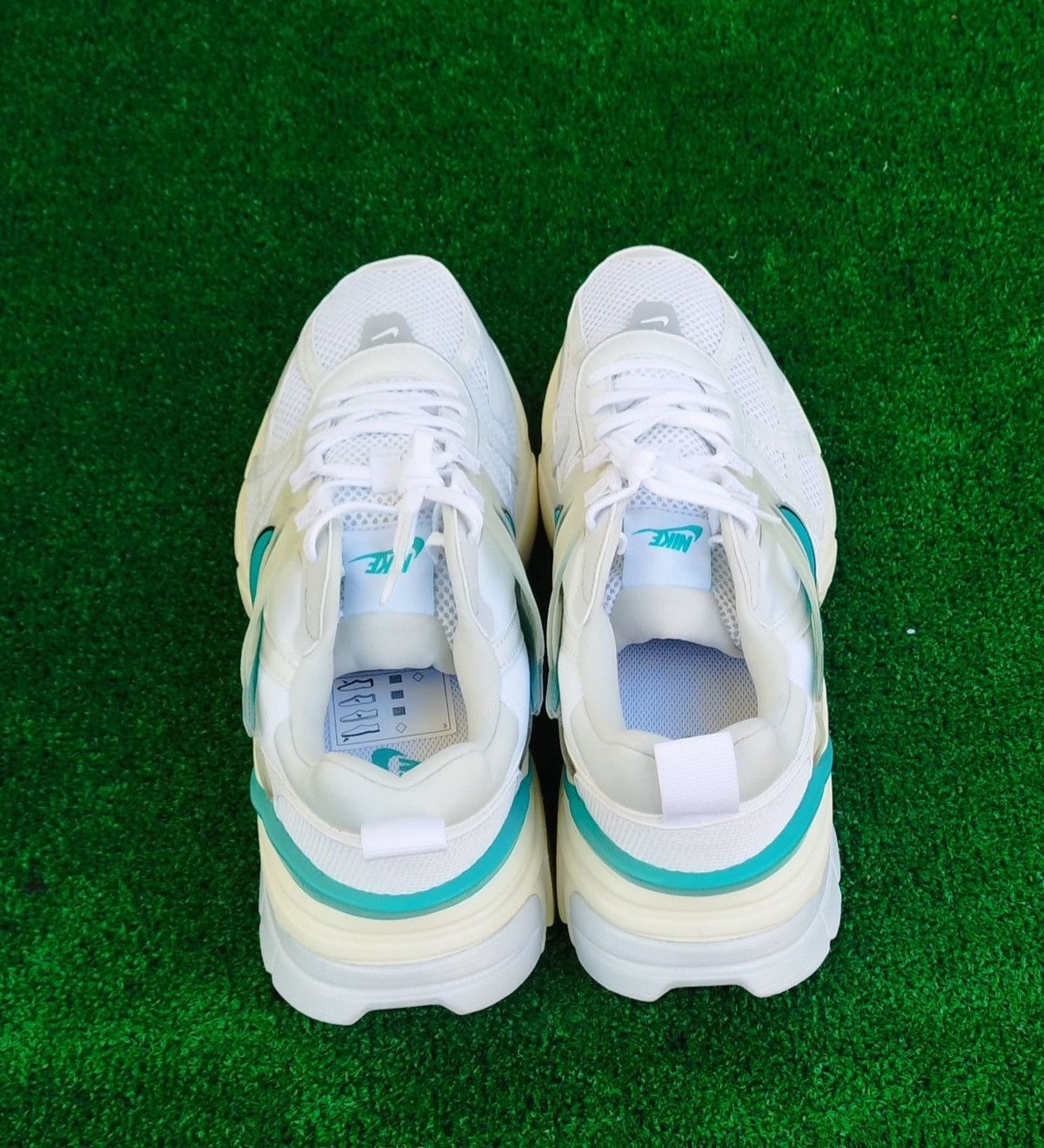 Nike Shoes Nike V2K Run Unisex Size US 11.5 / EU 44-45 - 5 Thumbnail