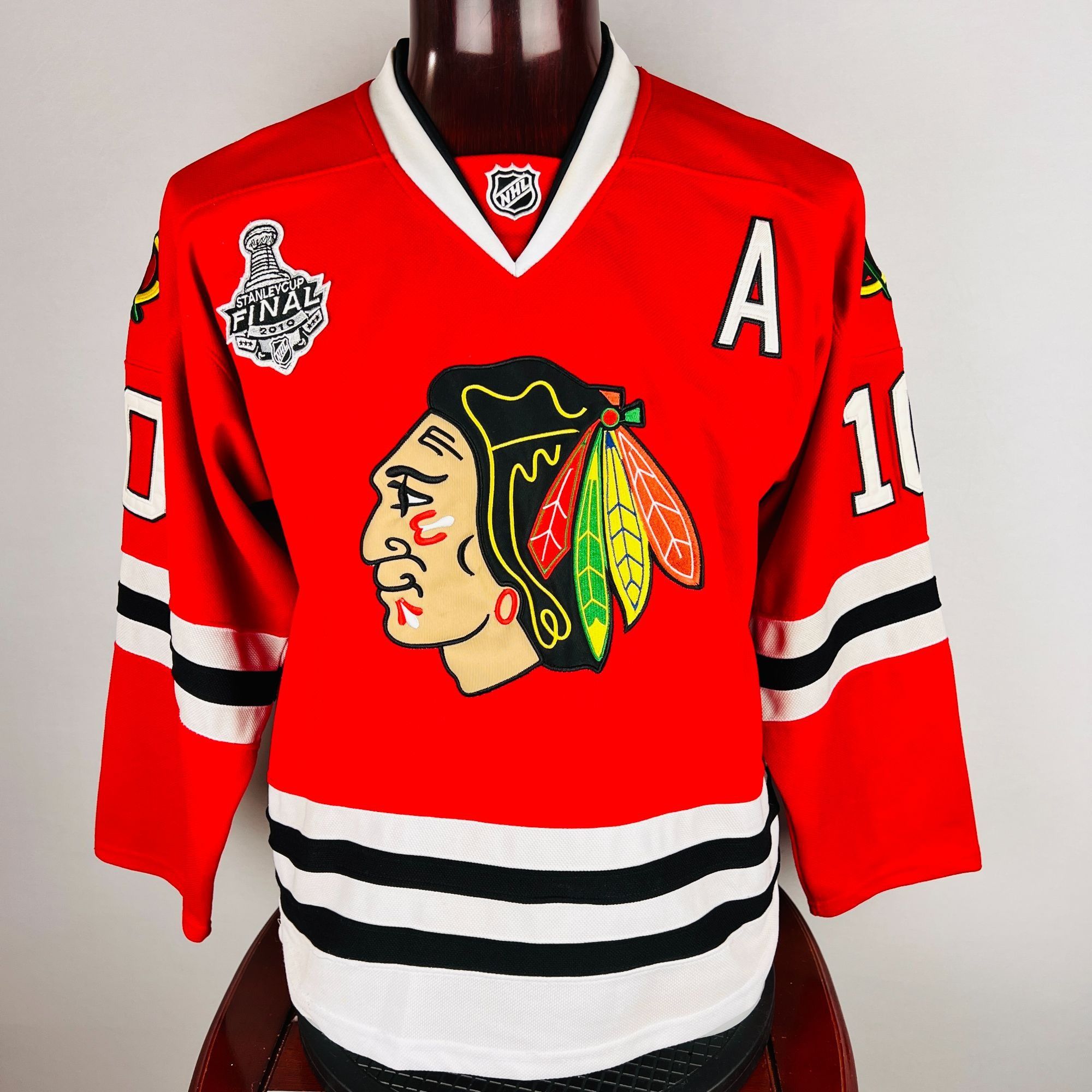 Reebok Chicago Blackhawks Patrick Sharp Capt 2010 Stanley Cup Sewn Size US XL / EU 56 / 4 - 1 Thumbnail