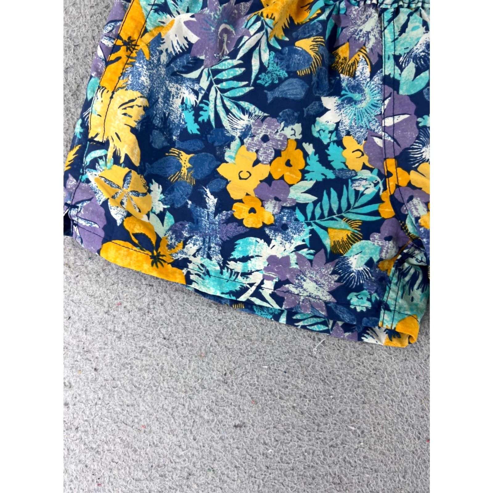 Patagonia Patagonia Shorts Women XS Blue Floral Barely Baggies 2.5" Nylon Logo Beach Hiking Walking 90s? Size 26" / US 2 / IT 38 - 3 Thumbnail