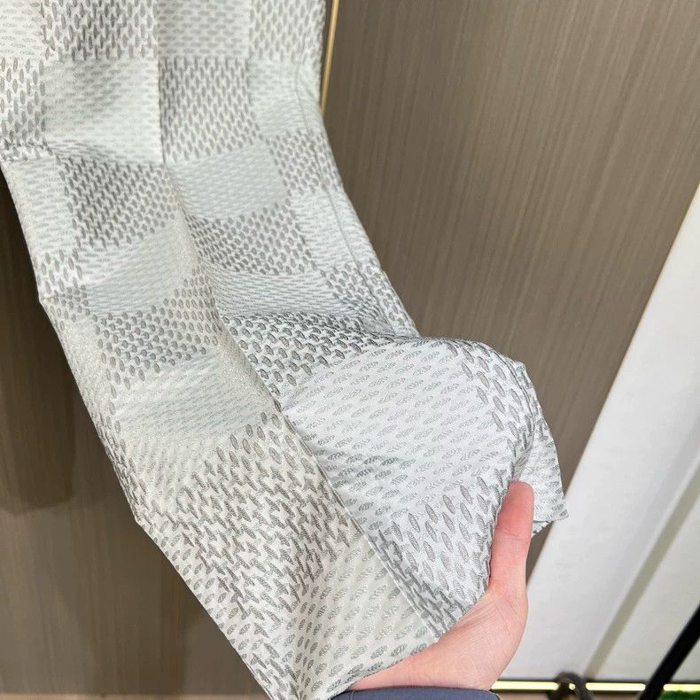 Louis Vuitton LOUIS VUITTON size US 60 Silver Grey Checkerboard Alphabet Size US 44 / EU 60 - 3 Thumbnail