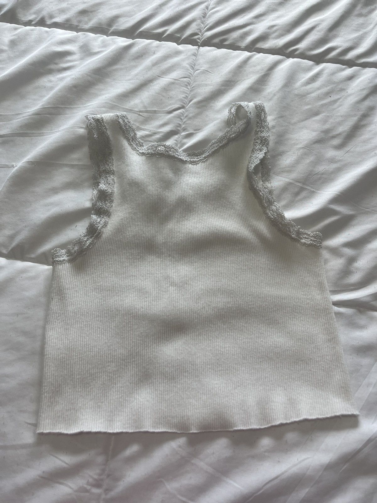 Brandy Melville brandy melville tank Size XS / US 0-2 / IT 36-38 - 2 Thumbnail