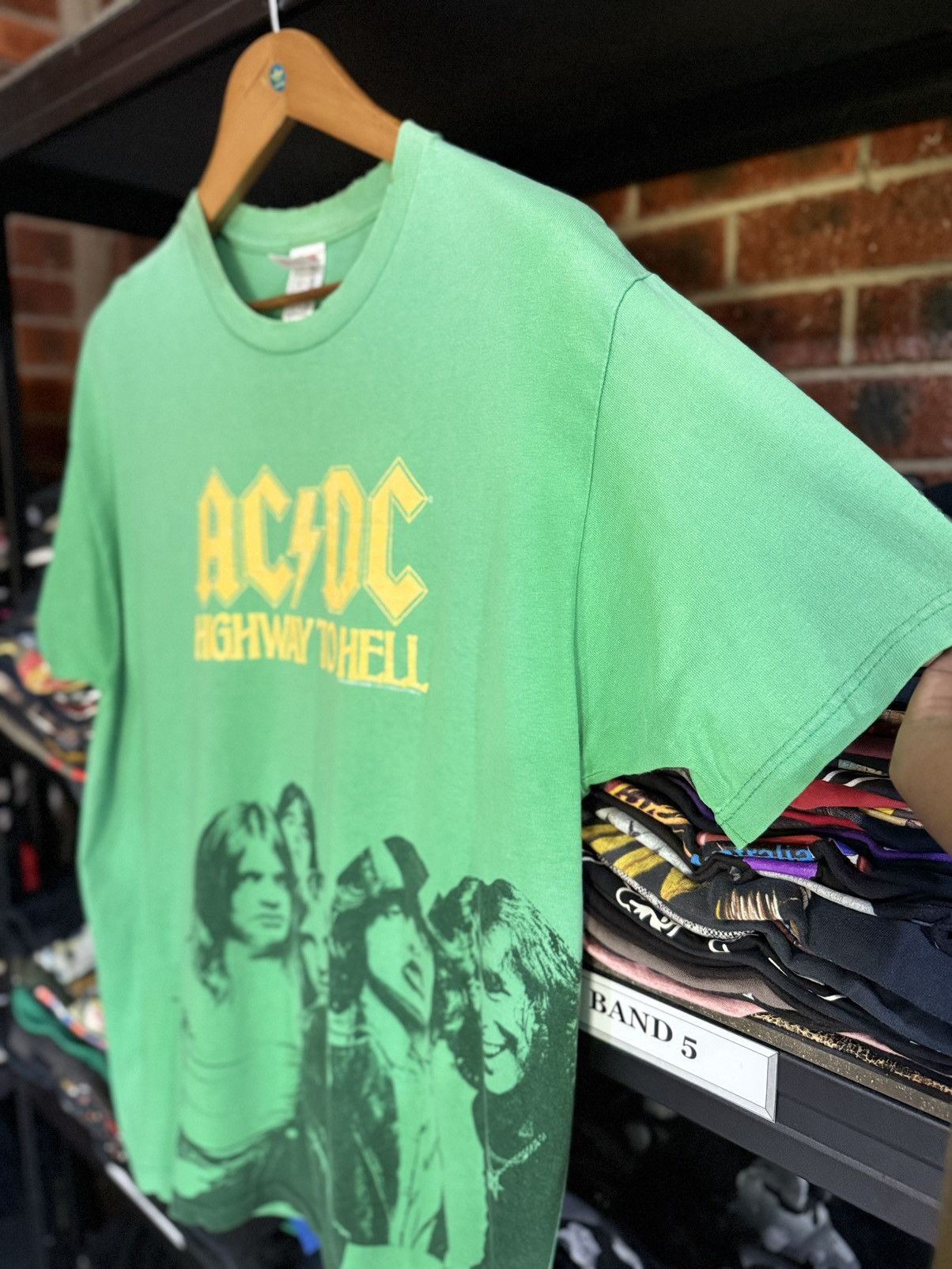 Band Tees Thrashed Vintage Acdc Highway To Hell Rare Colour Faded Tee Size US L / EU 52-54 / 3 - 7 Thumbnail