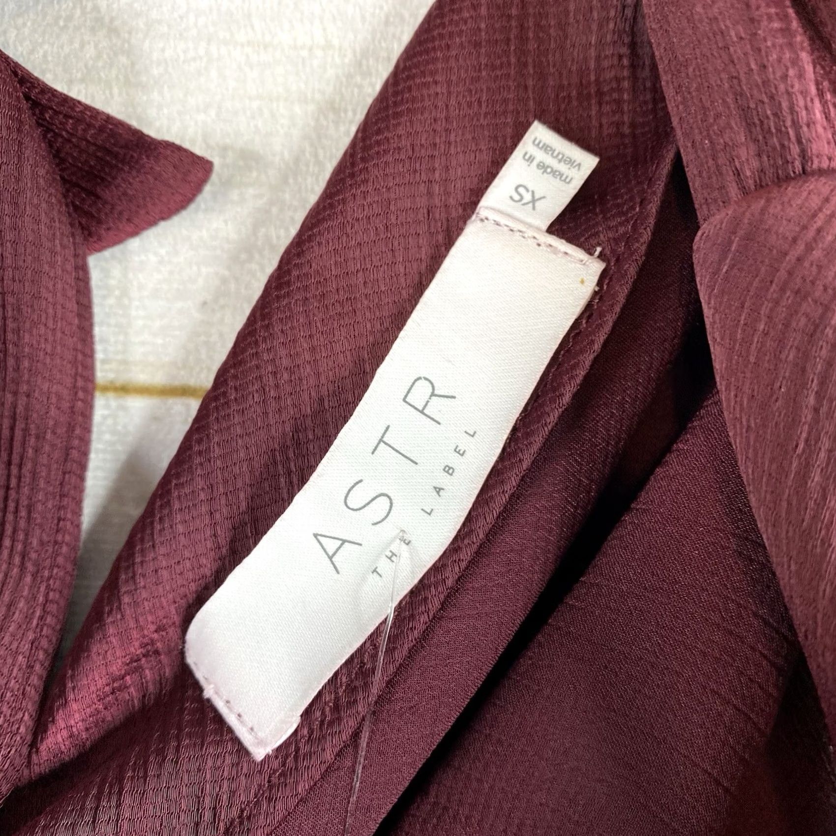 ASTR The Label VINTAGE ASTR Shirt Womens XS Burgundy Slouch Tie Neck Flowy Sleeveless NWT Size XS / US 0-2 / IT 36-38 - 4 Thumbnail
