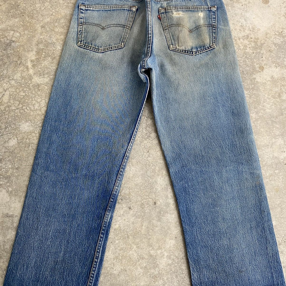 Levi's Vintage 90’s Levis 501 Faded Blue Distressed Denim Jeans Size US 32 / EU 48 - 14 Thumbnail