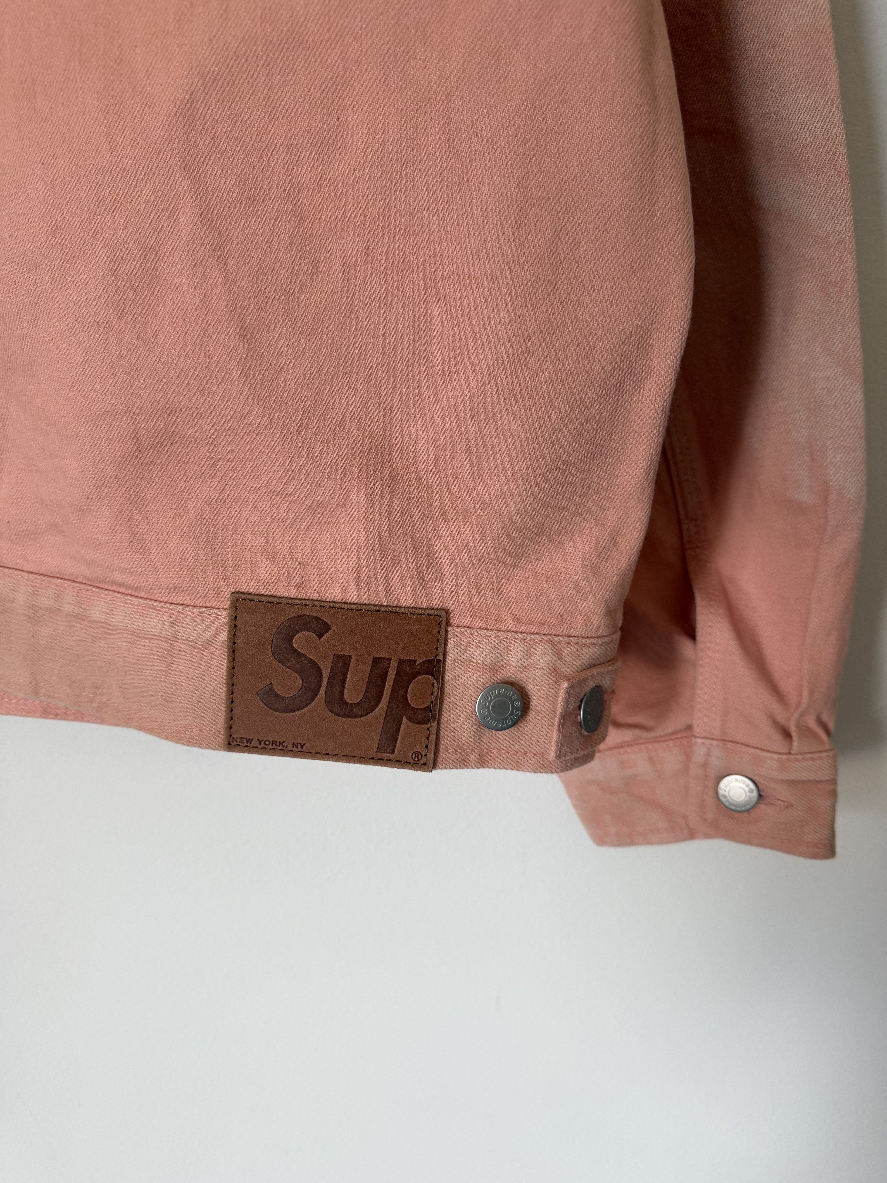 Supreme Supreme Distressed Selvedge Denim Trucker Jacket in Pink Size US L / EU 52-54 / 3 - 7 Thumbnail