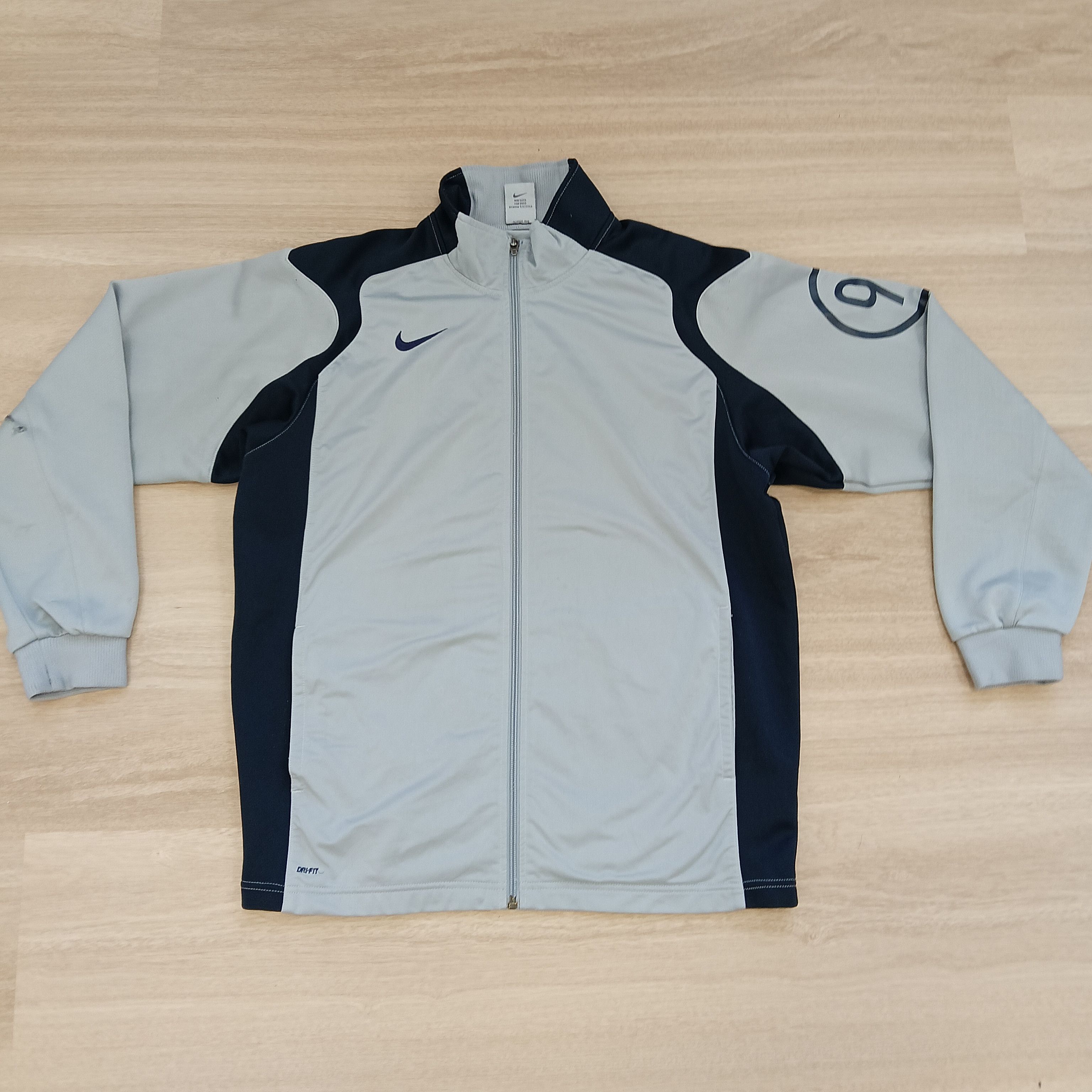 Nike NIKE SWEATER DISTREESED SWEATER 90 BRAZIL STYLE Size US L / EU 52-54 / 3 - 2 Thumbnail