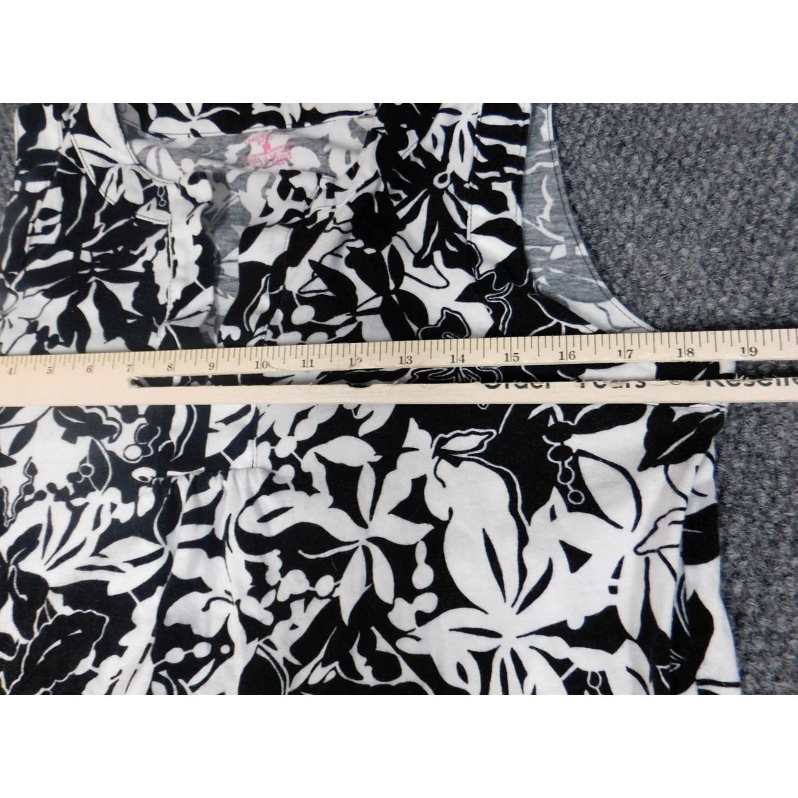 Jones New York Jones New York Blouse Shirt Womens L Black Floral Sleeveless V-Neck Pullover Cap Sleeve Classic 100% Cotton Rayon Breathable Casual Size L / US 10 / IT 46 - 4 Thumbnail