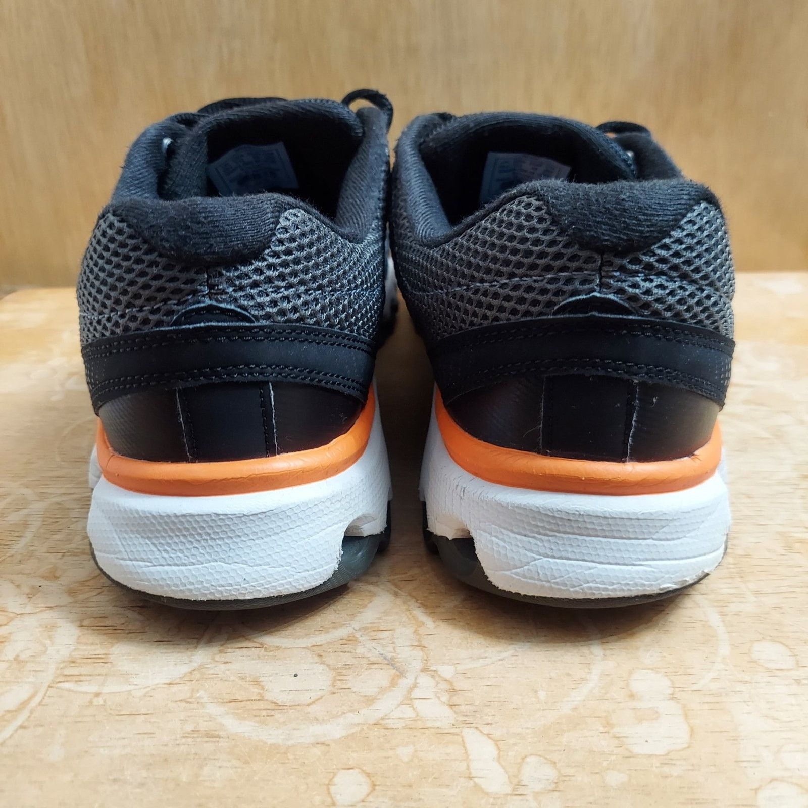 K-Swiss K-Swiss Men's US 11.5 Black Orange Cross Training Shoes EUC Size US 11.5 / EU 44-45 - 3 Thumbnail