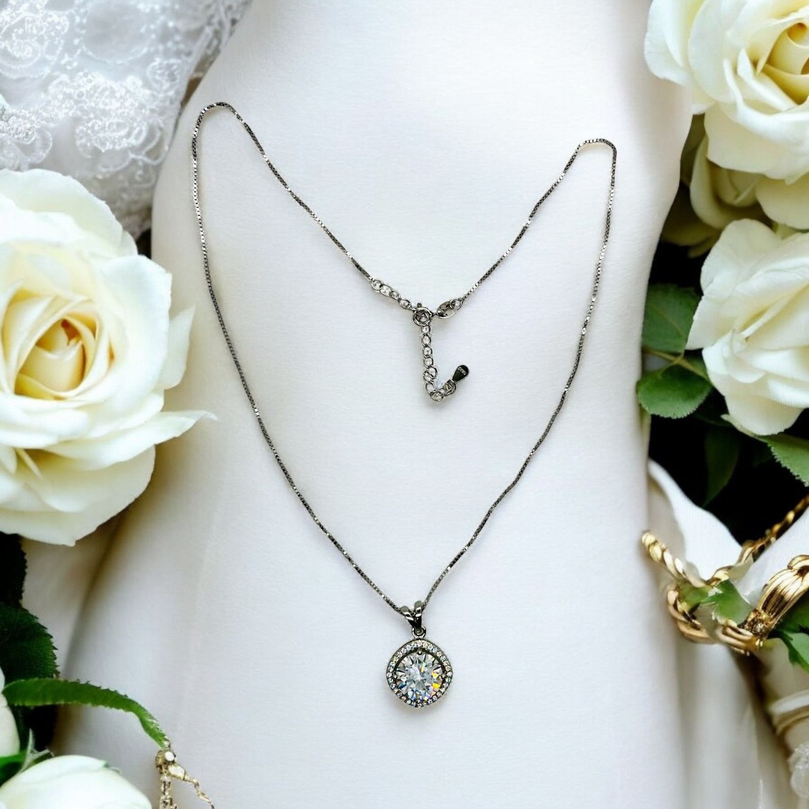 Vintage Italian Sterling Silver Cubic Zirconia Halo Pendant Necklace Size ONE SIZE - 11 Thumbnail