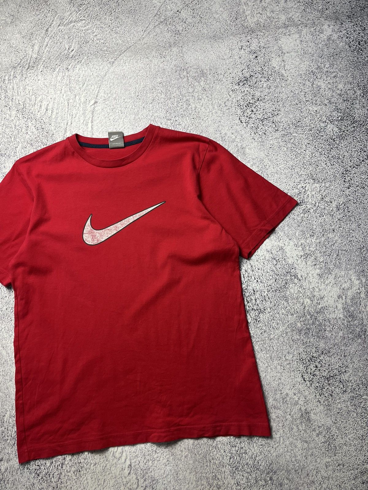 Nike × Vintage Vintage 90s Nike T-Shirt Swoosh Logo Y2K Red Tee Size M Size US M / EU 48-50 / 2 - 8 Thumbnail