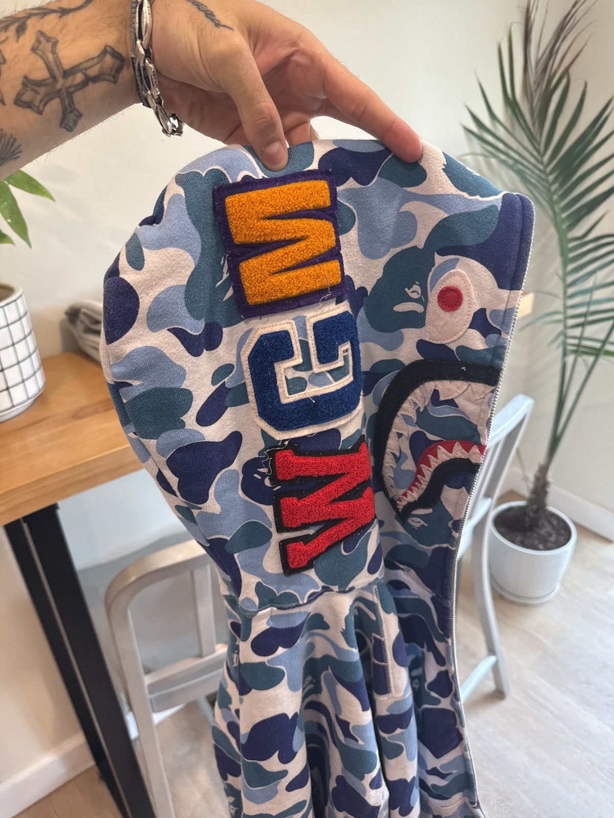 Bape Bape Shark Camo Hoodie Rare Size US L / EU 52-54 / 3 - 4 Thumbnail